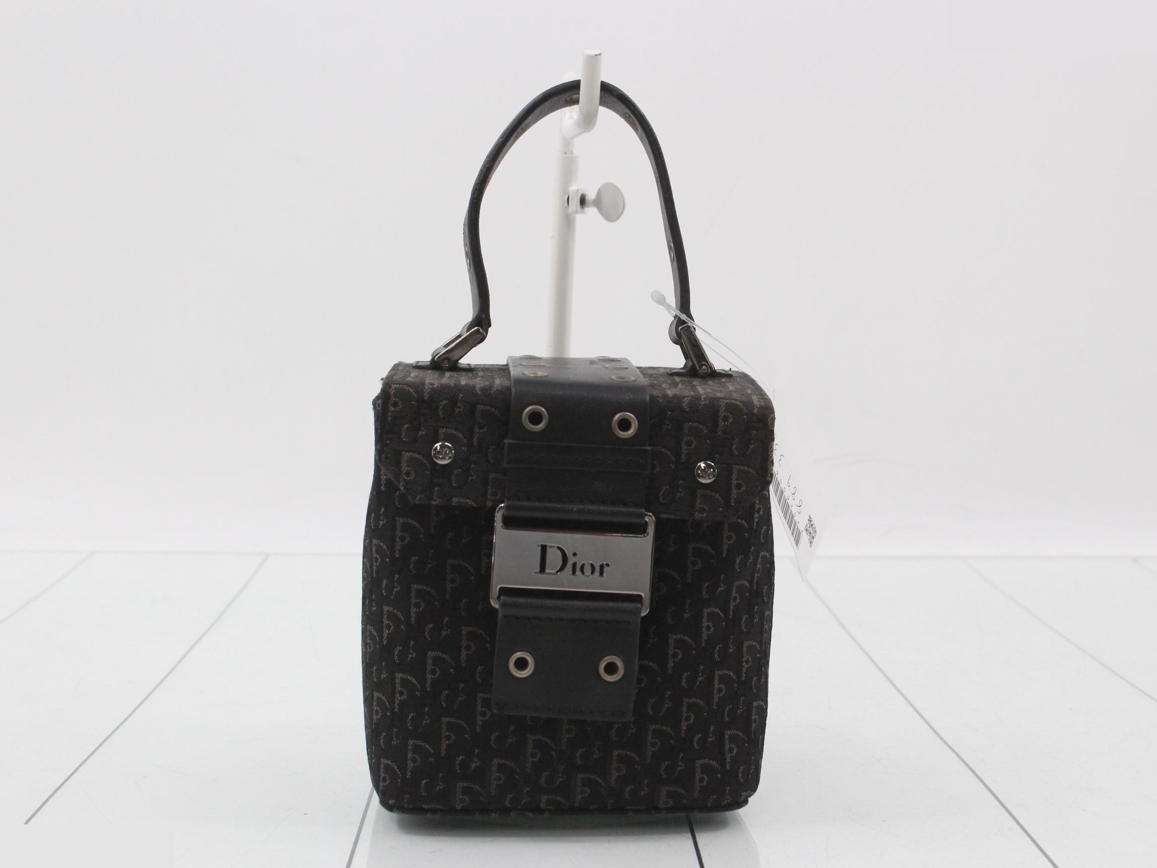 Trotter Vanity Bag