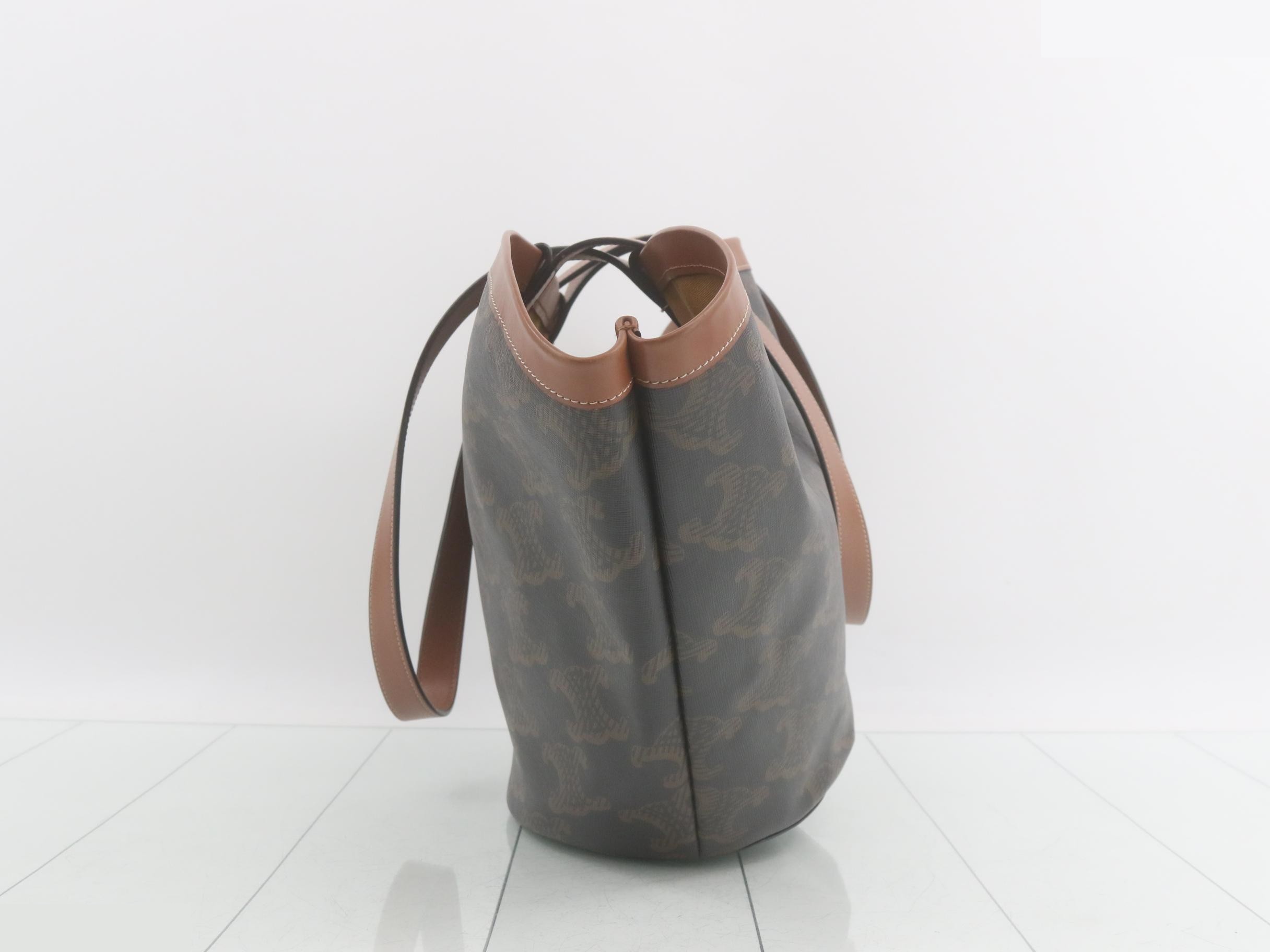 Triomphe Medium Couffin Bag Tote Bag — view 3