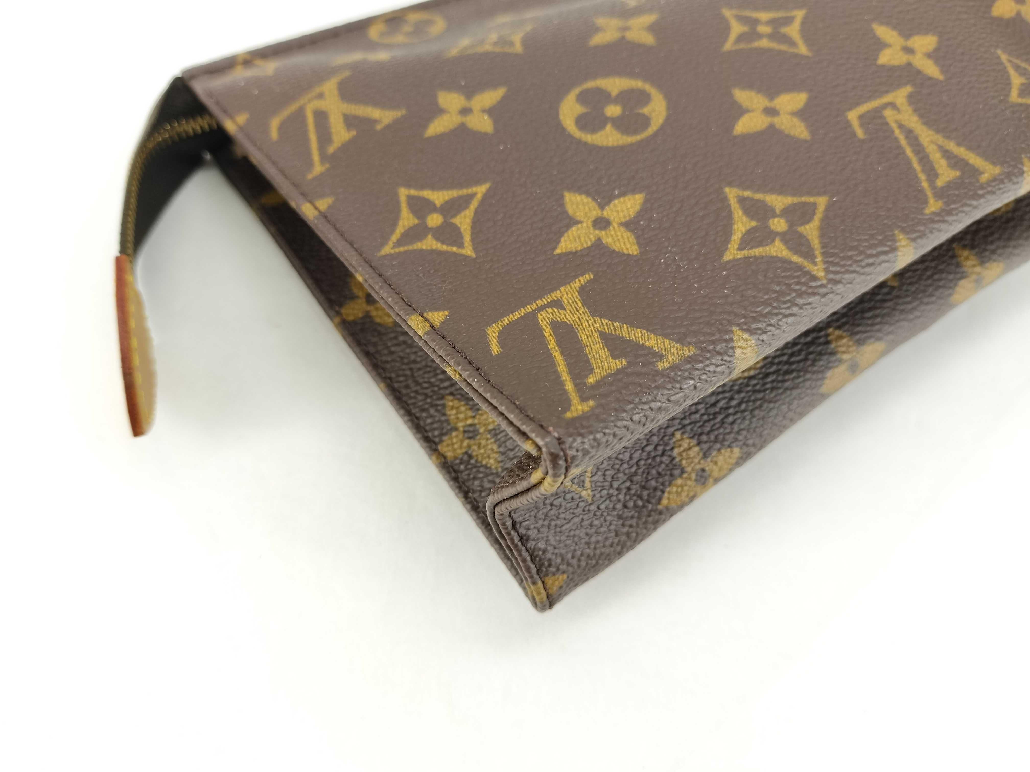 Monogram M47544 Pouch Toilette 19 (Moderate deterioration) — view 4