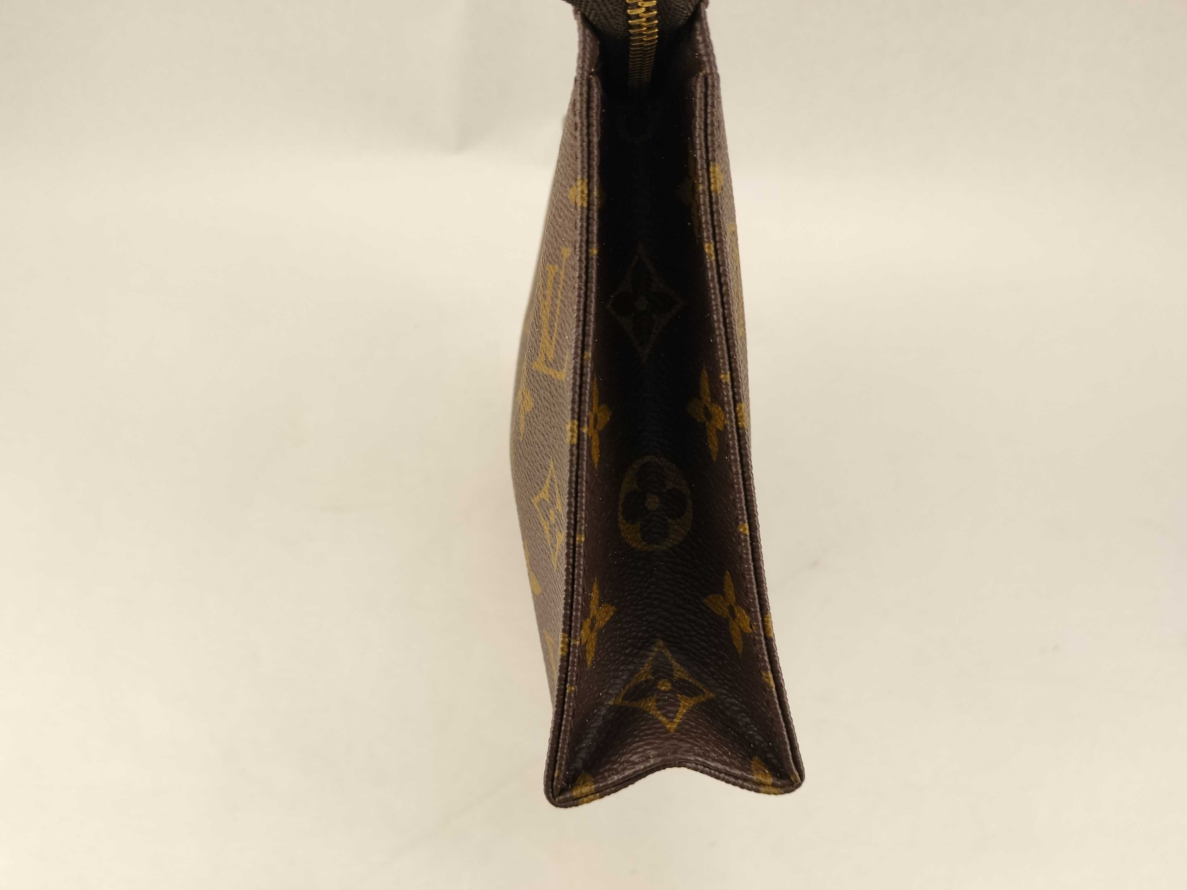 Monogram M47544 Pouch Toilette 19 (Moderate deterioration) — view 5