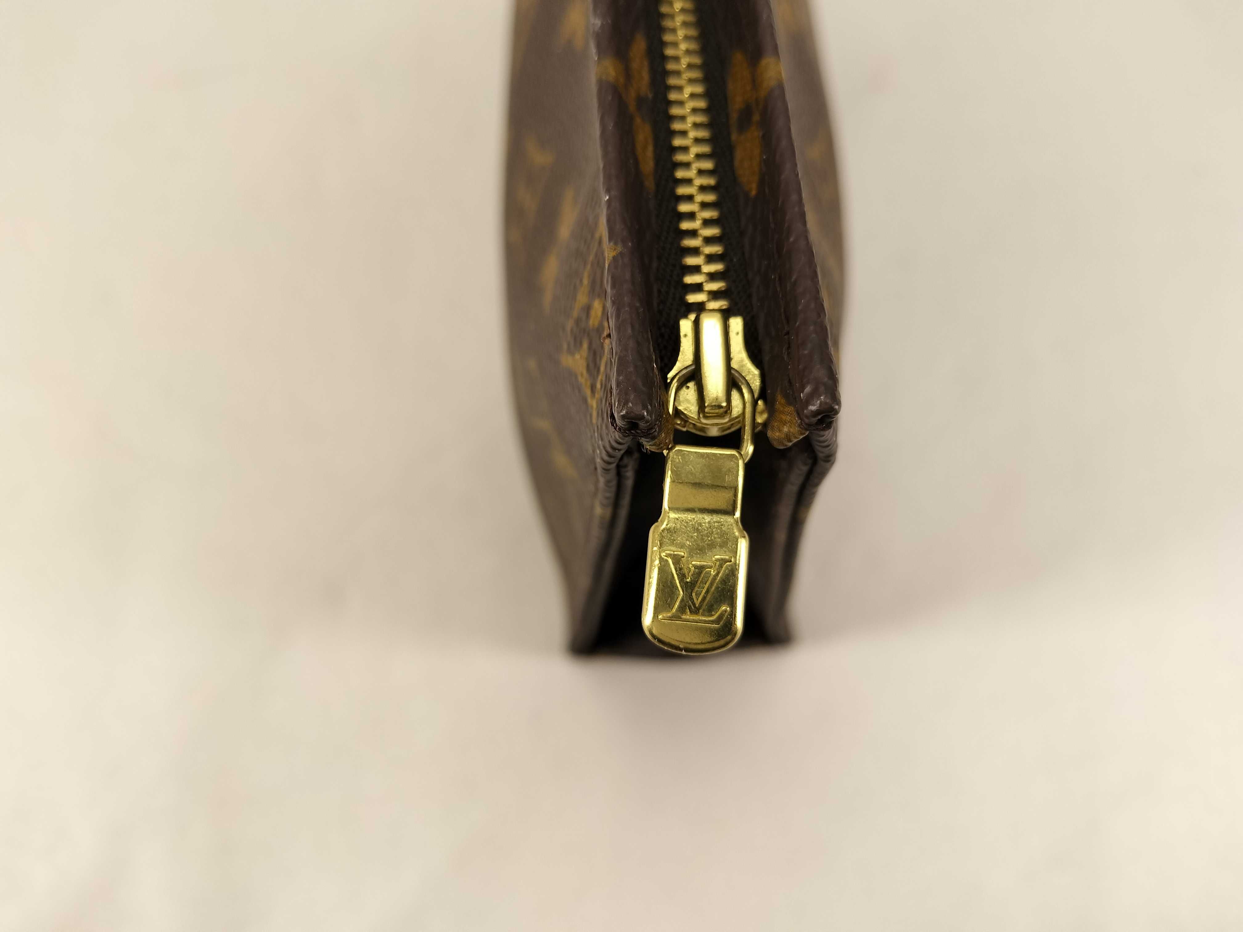 Monogram M47544 Pouch Toilette 19 (Moderate deterioration) — view 7