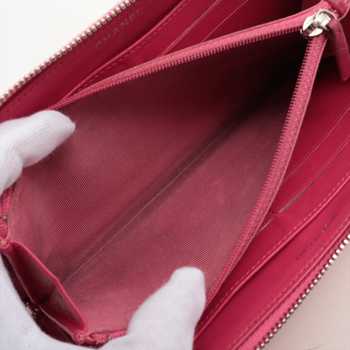 Matelassé Lambskin Round Zip Wallet, Pink, Silver Hardware, 19367186 — view 8