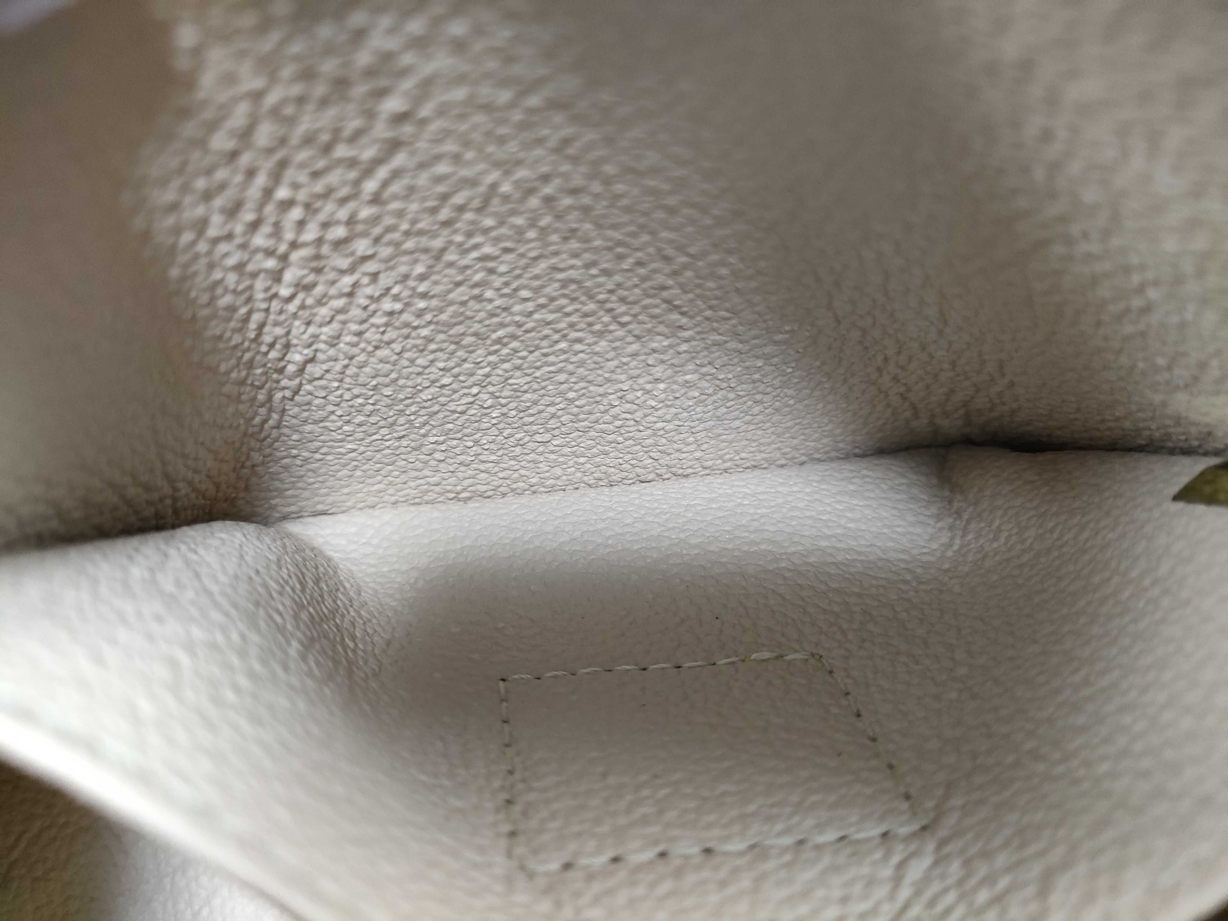 Monogram Pochette Cosmetic — view 10