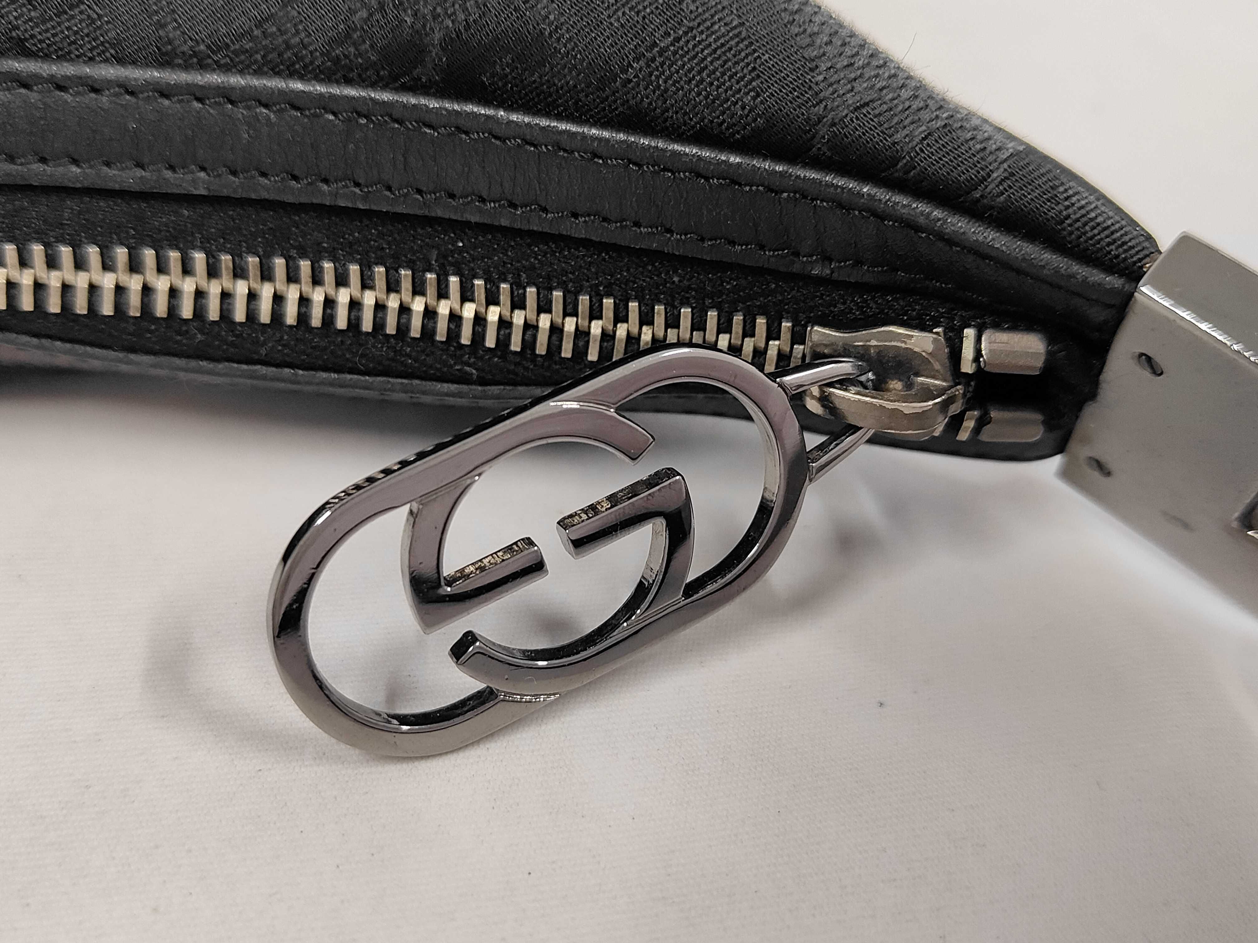 GG Canvas One-Shoulder Bag — view 7