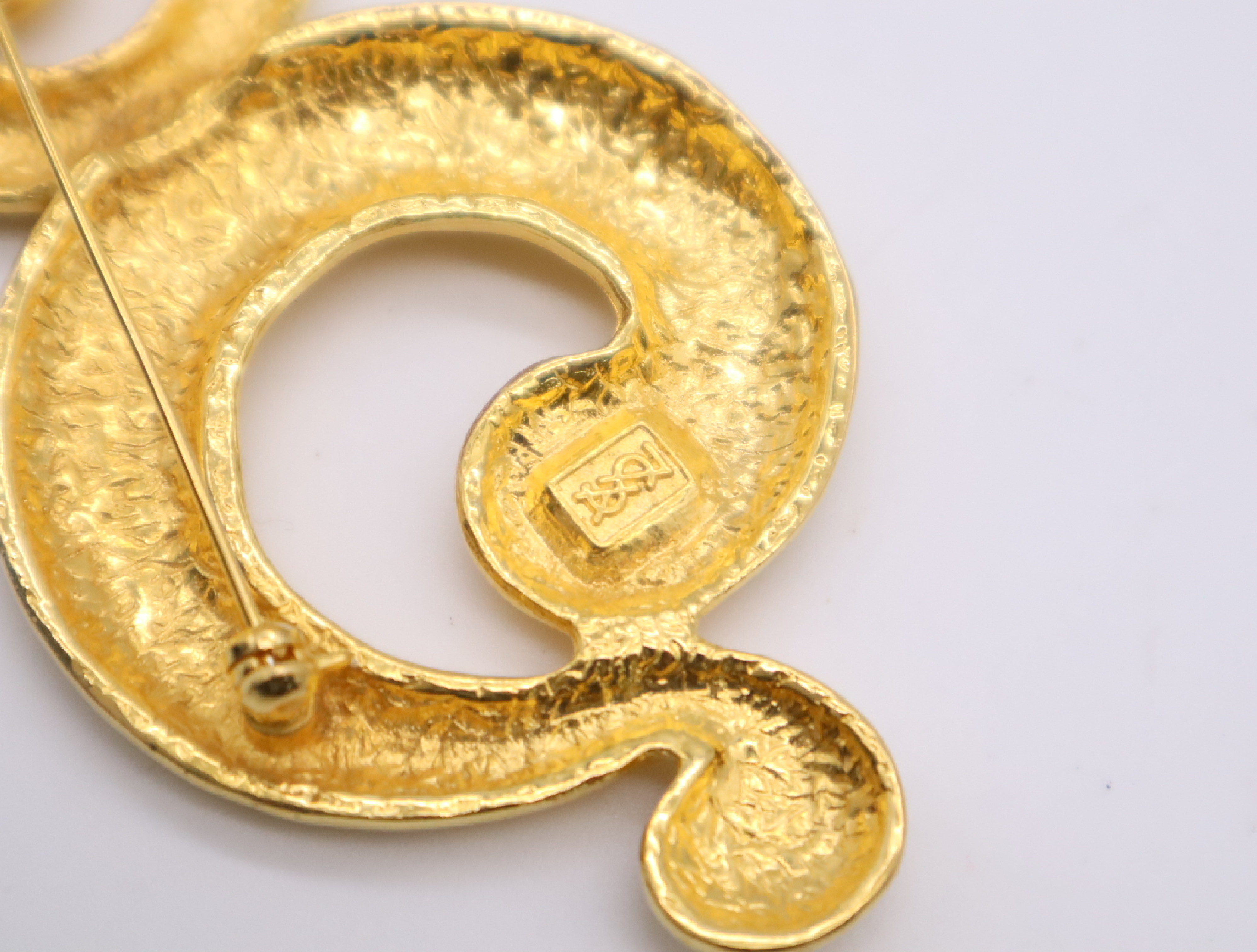 Alloy Streamlined Vintage Pin Brooch Gold Brooch — view 3