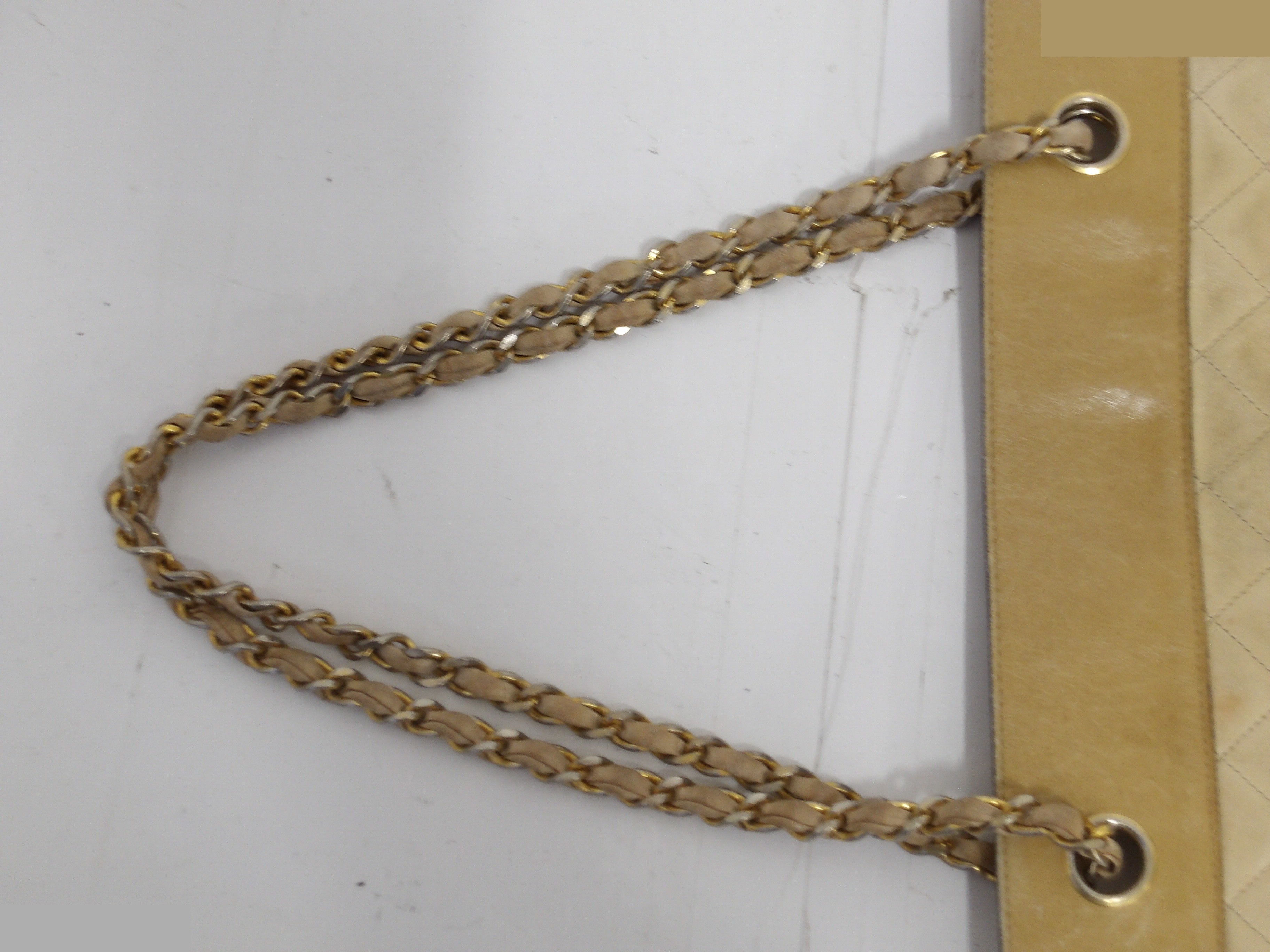 Matelassé Chain Shoulder Bag with Gold Hardware — view 8