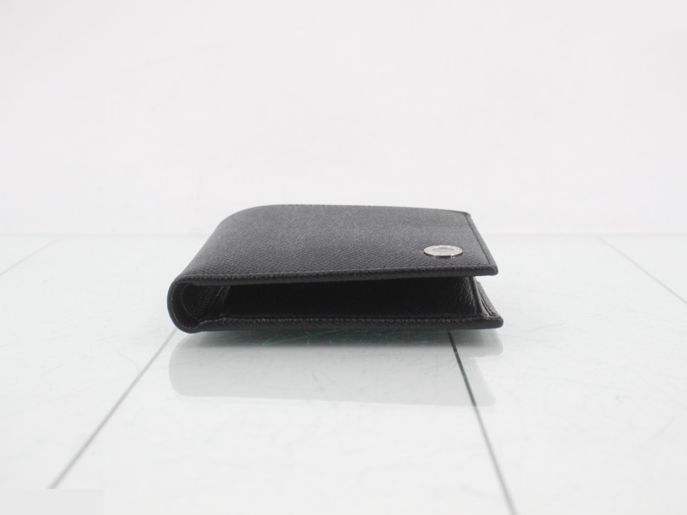 Other lines: Bags and Wallets — view 3