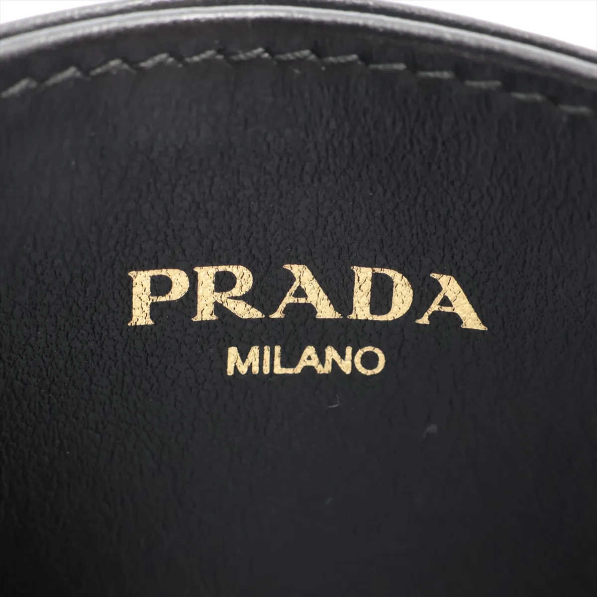 Vitello Move 1MC208 Leather Card Case, Black — view 6