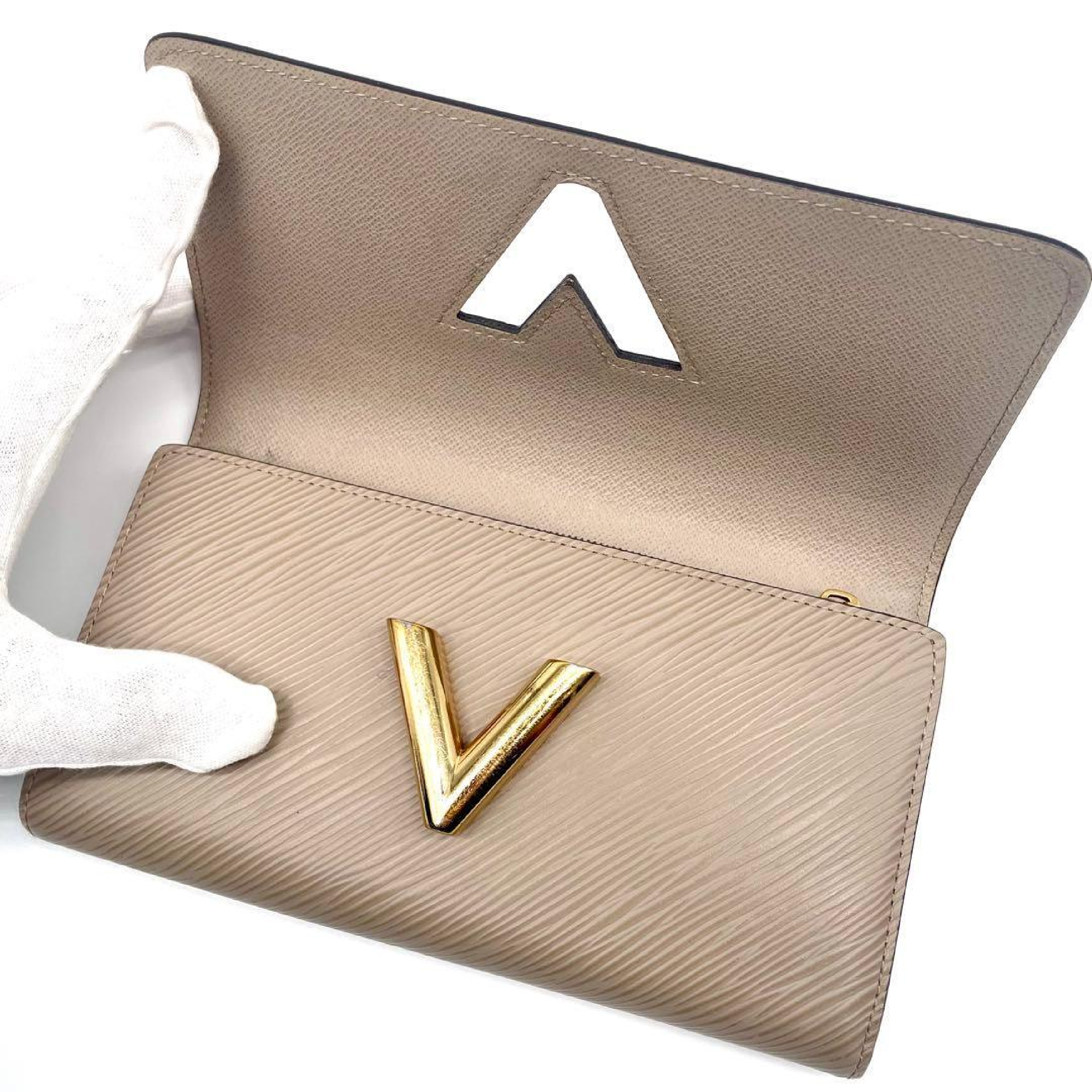 LV Twist Epi Long Wallet Beige M67510 Wallet — view 7
