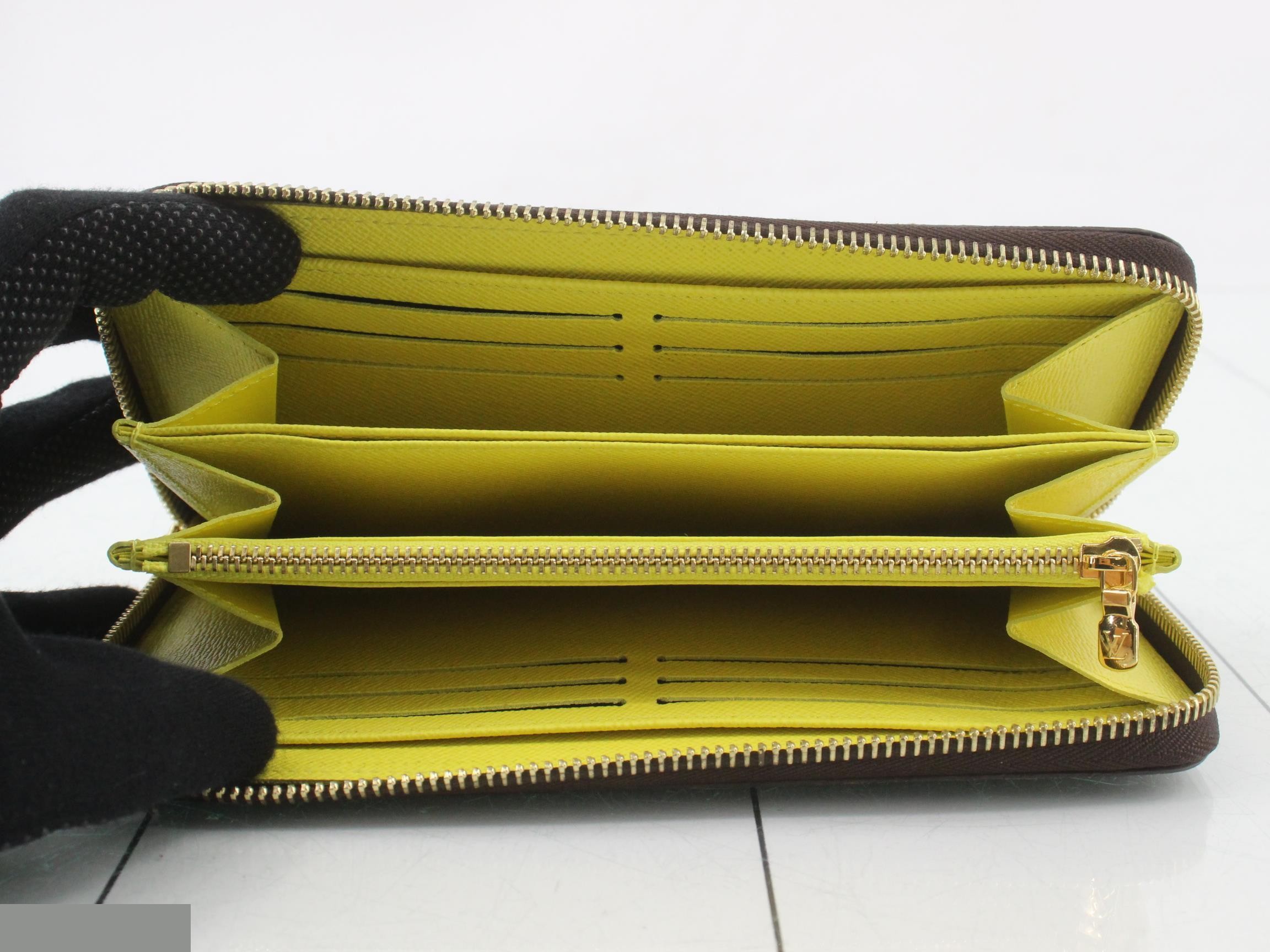Zippy Wallet — view 4