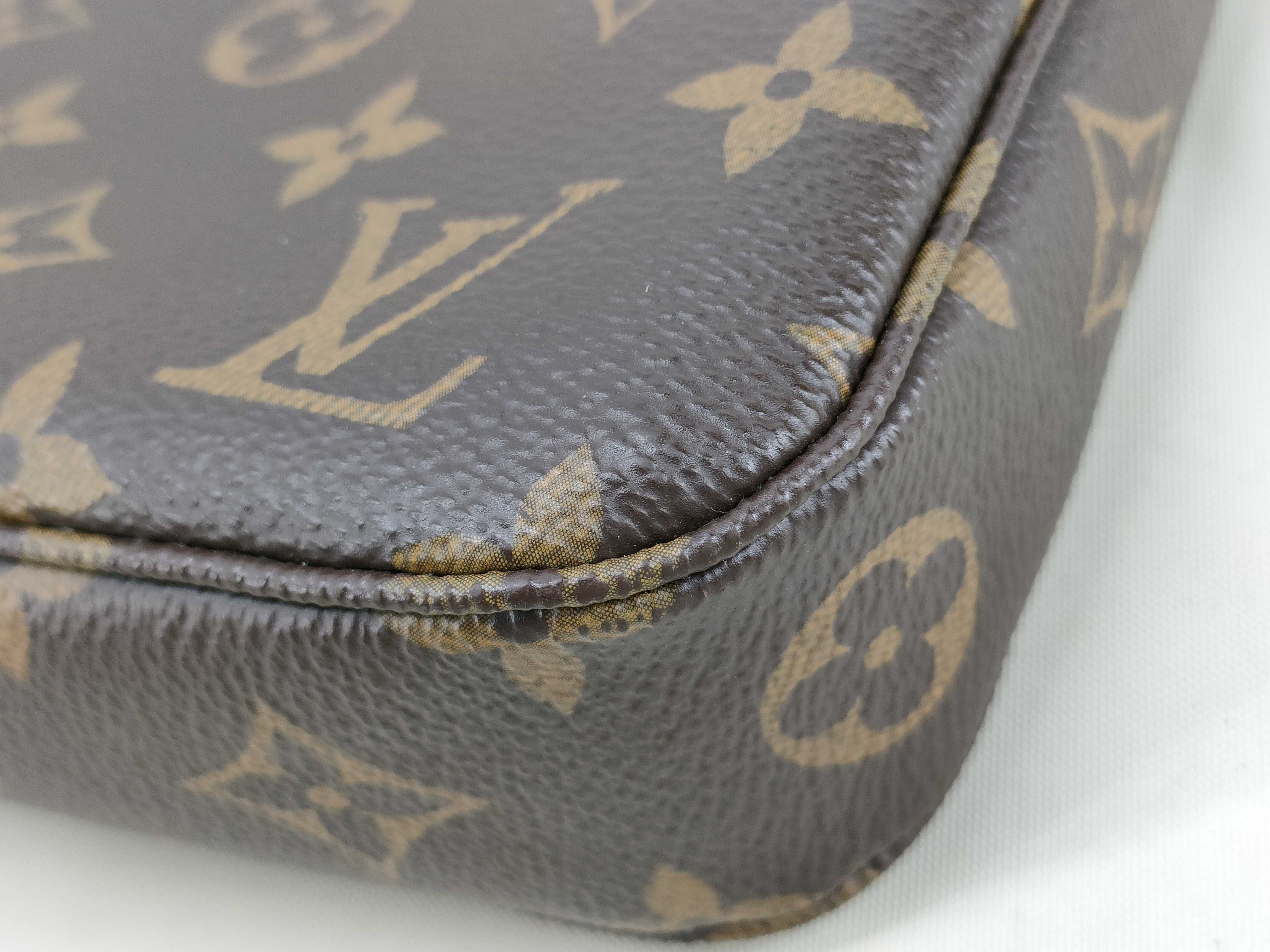 Monogram LV Pochette Accessoires New Model Monogram M40712 MB4250 Shoulder Bag — view 4