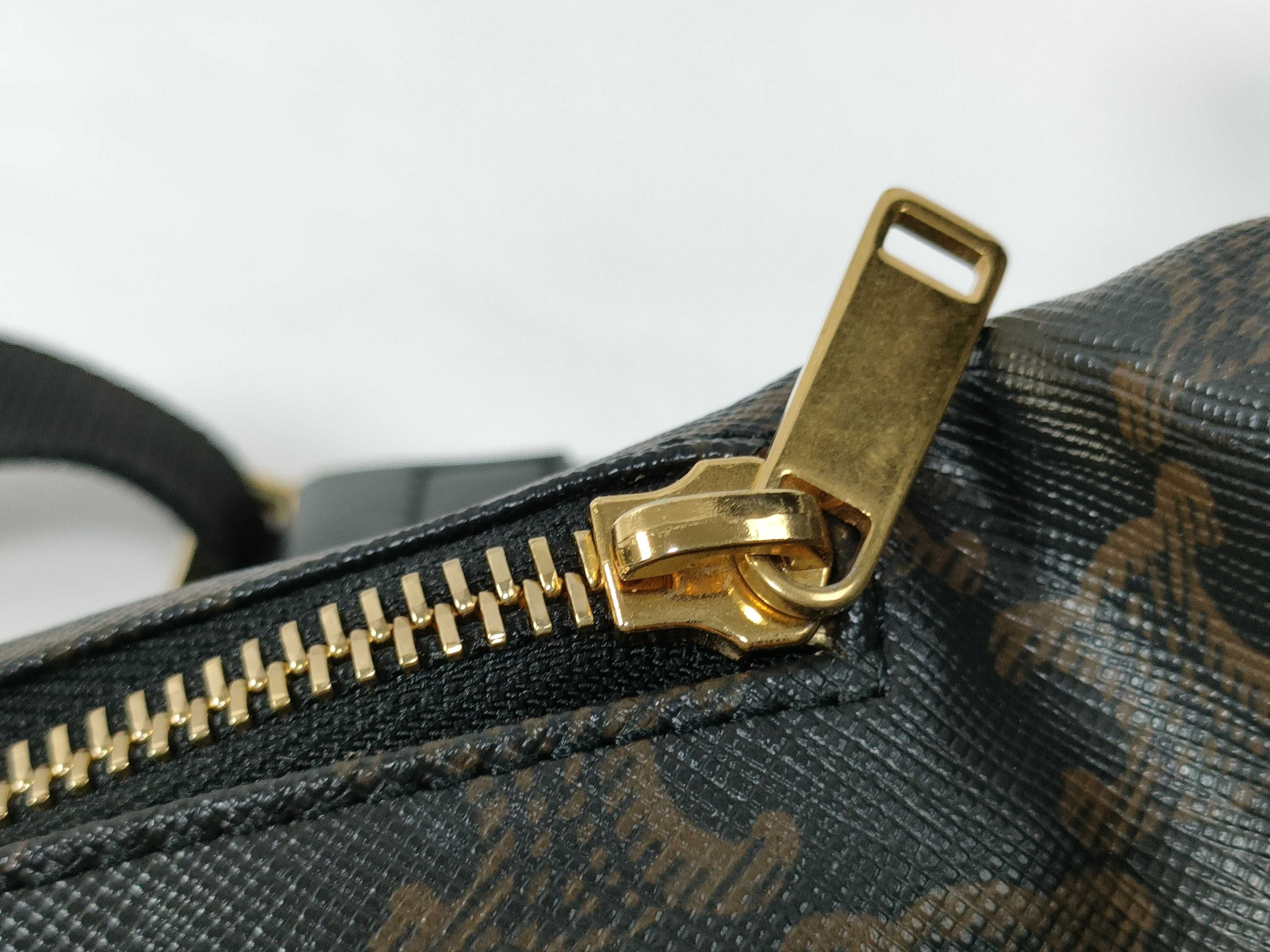 VN - Triomphe PVC x Leather Body Bag Black Waist Bag — view 3