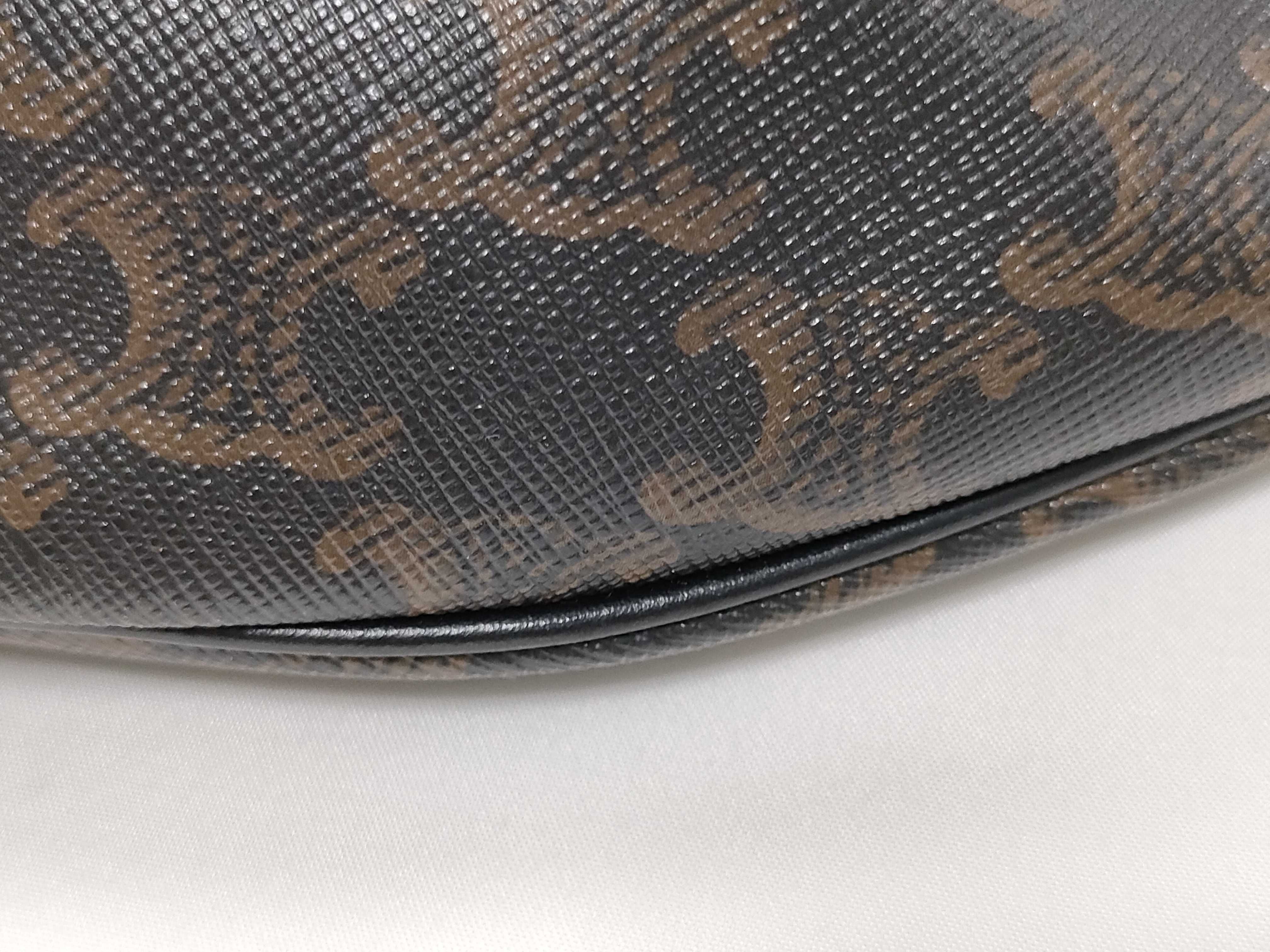 VN - Triomphe PVC x Leather Body Bag Black Waist Bag — view 10