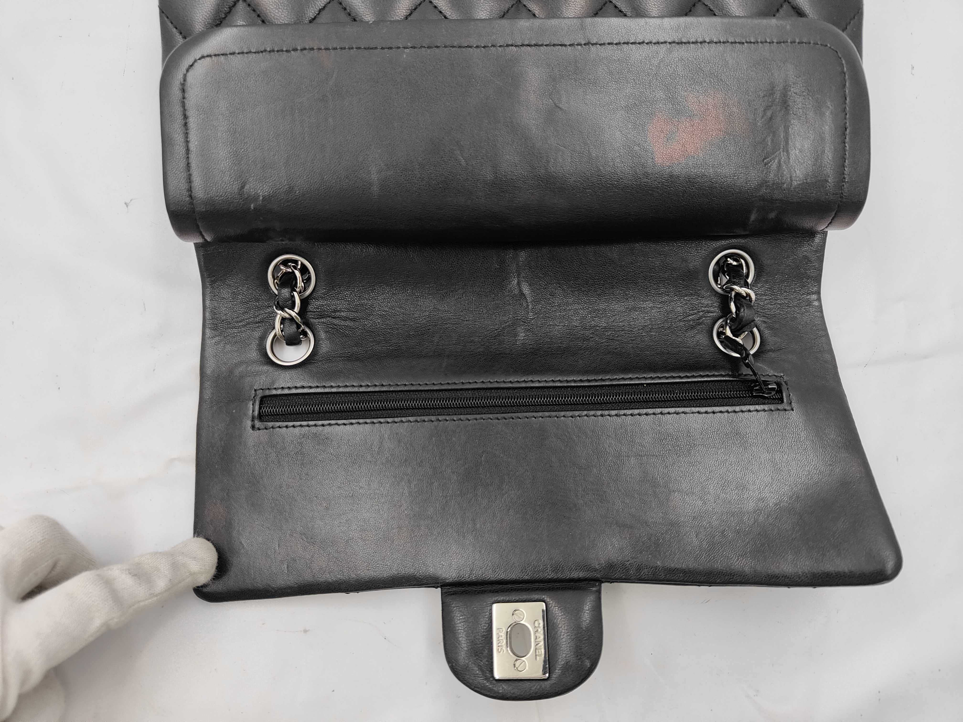 Matelassé 25 Double Flap Lambskin Black Serial Number 16 Series Silver Hardware with Original Seal Shoulder Bag — view 5