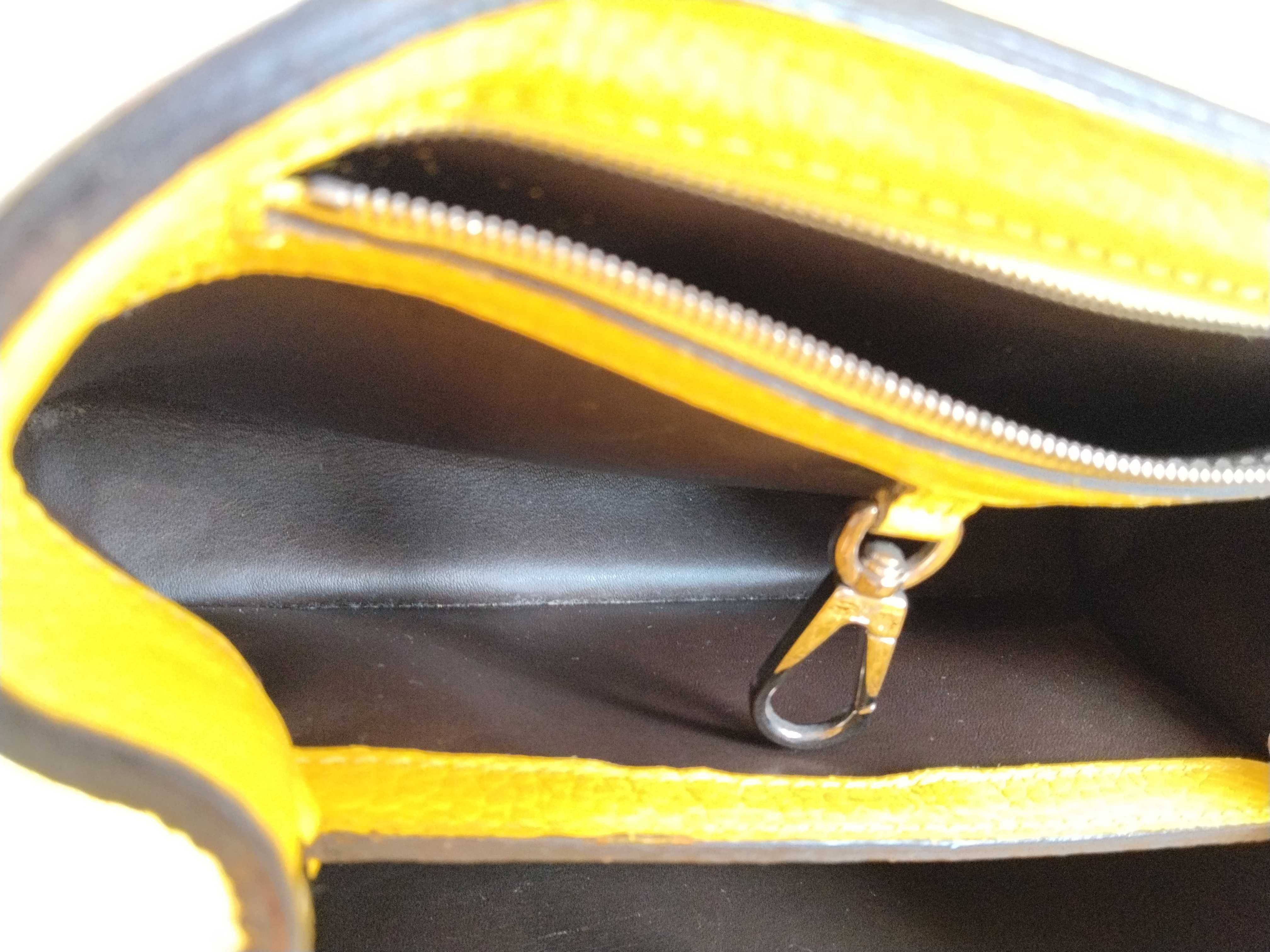 PH- Taurillon Capucines BB M59434 Handbag Yellow Leather — view 14