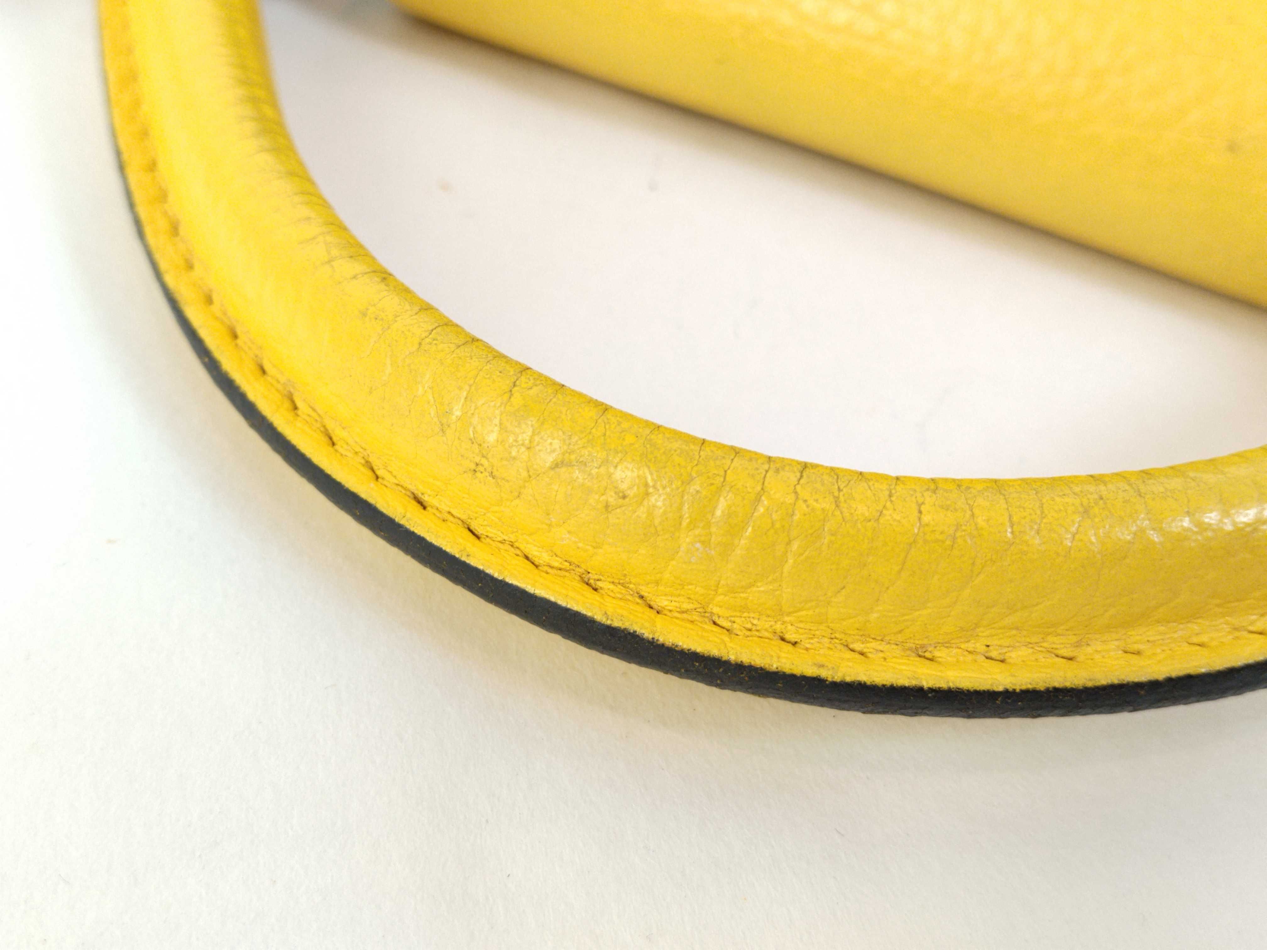 PH- Taurillon Capucines BB M59434 Handbag Yellow Leather — view 4