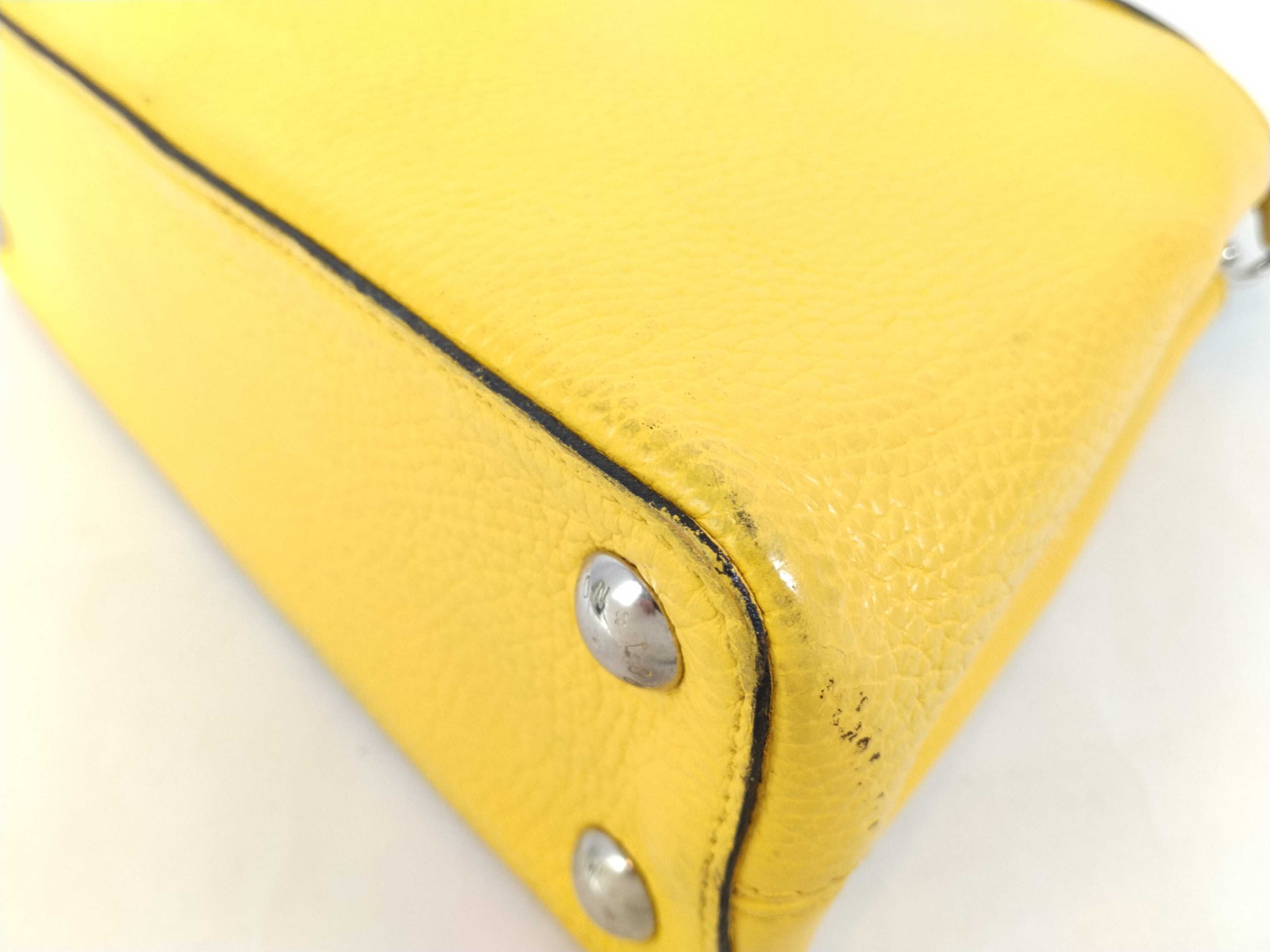 PH- Taurillon Capucines BB M59434 Handbag Yellow Leather — view 9