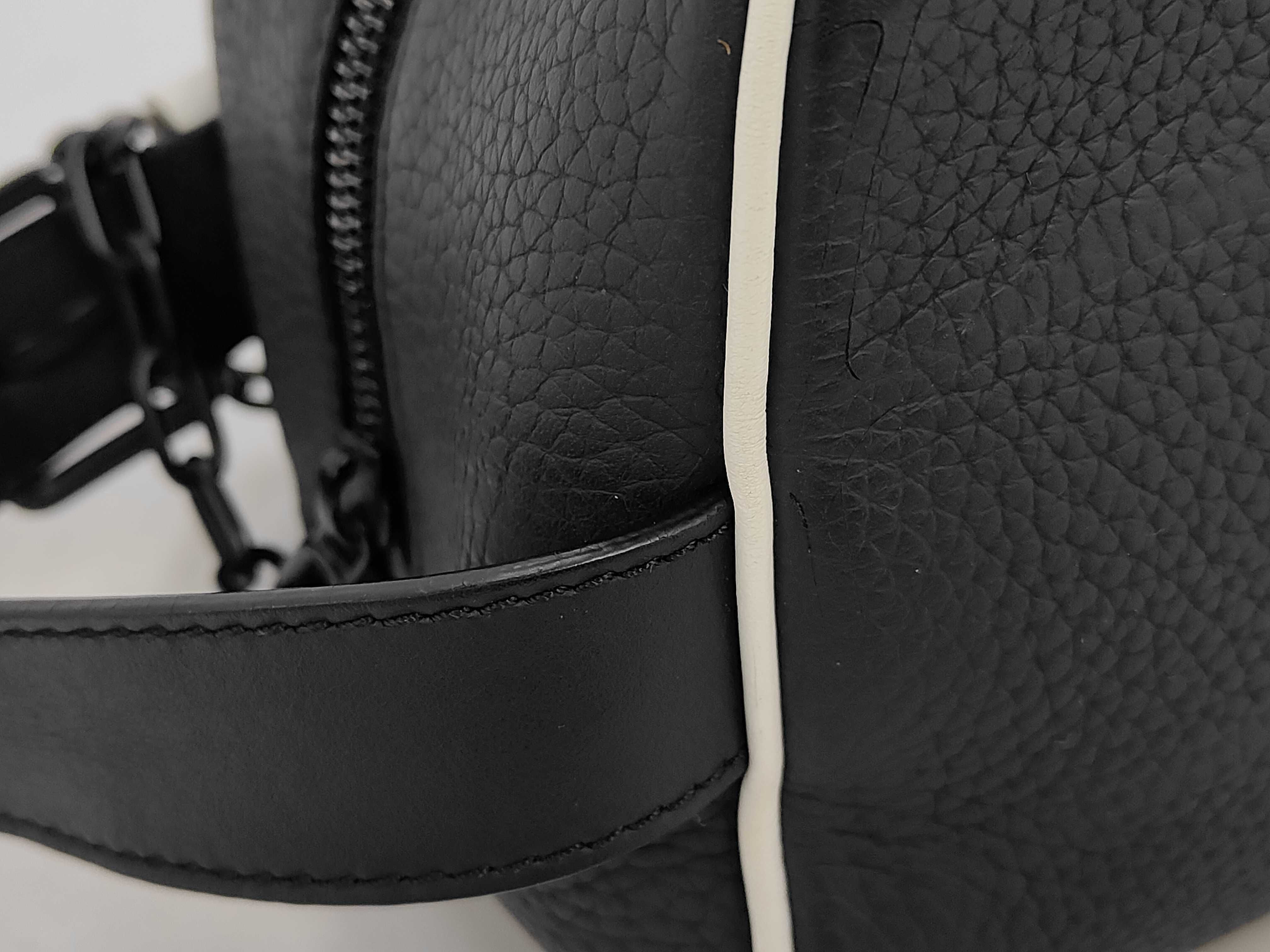 LV x FIFA Cloakroom Kit M81849 IC Chip Black Handbag — view 5