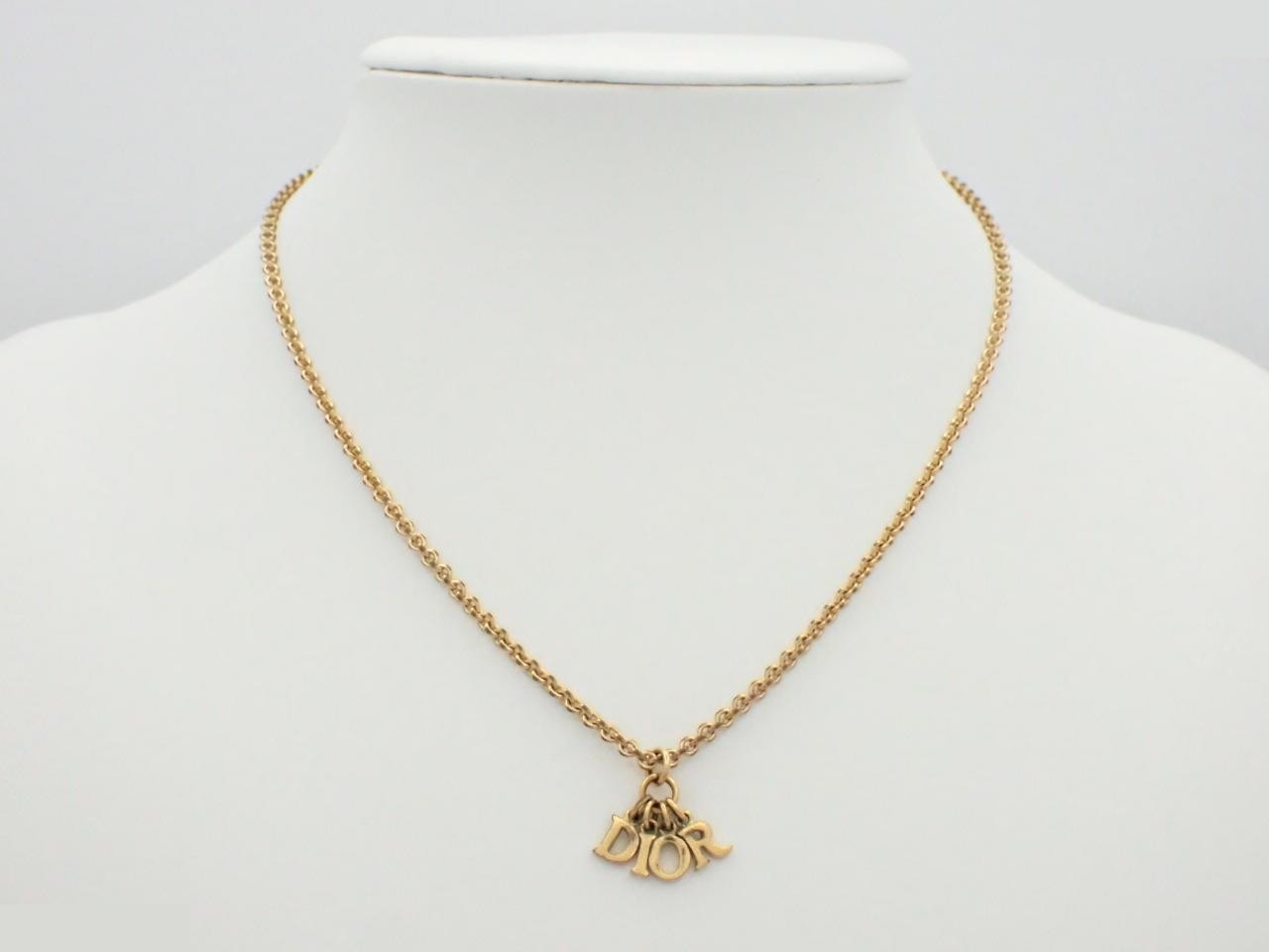 logo necklace, gold color, chain approximately 44cm. — view 3