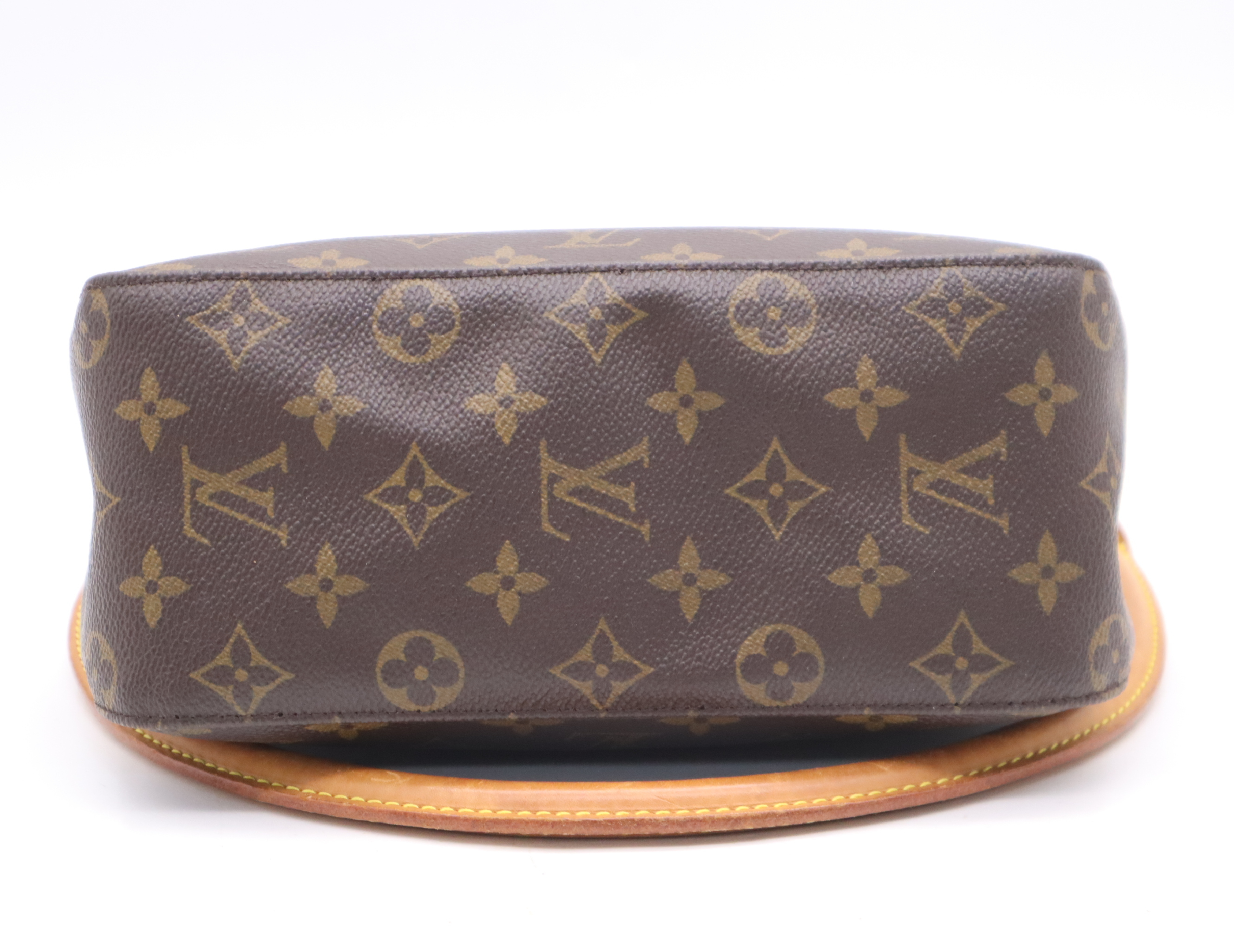 M51146 Monogram Looping MM Shoulder Bag — view 4