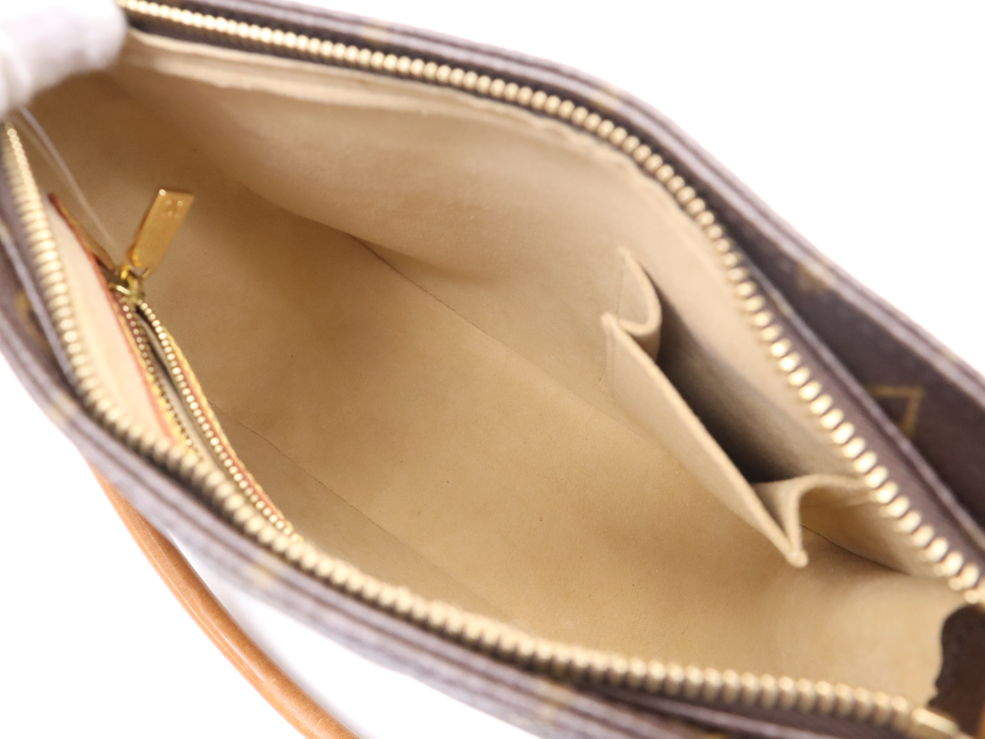 M51146 Monogram Looping MM Shoulder Bag — view 10