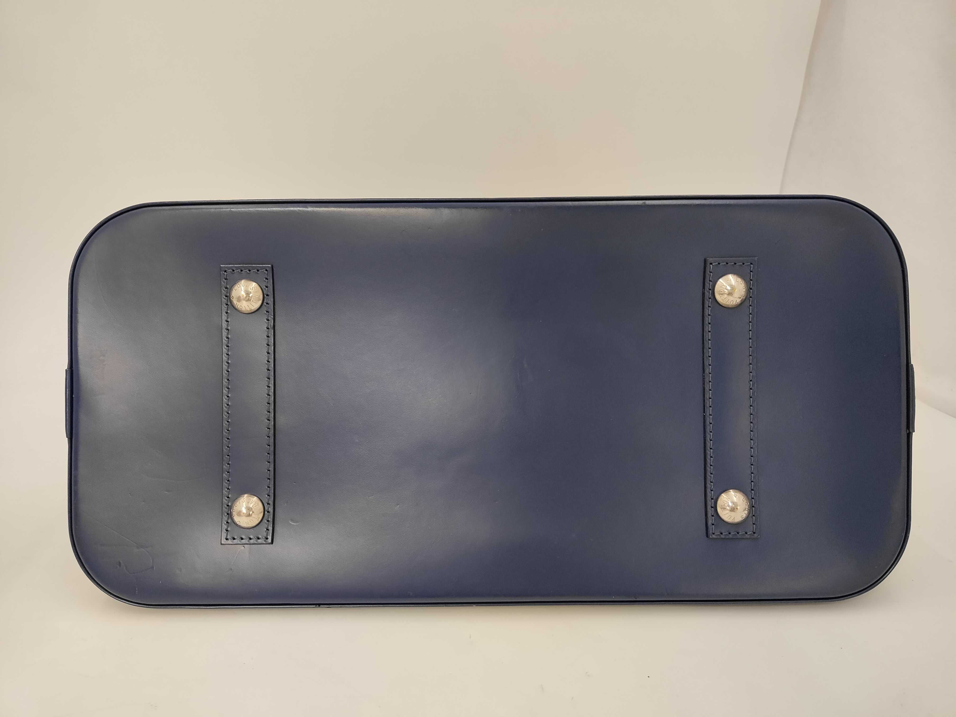 Alma GM Epi Navy Handbag — view 7