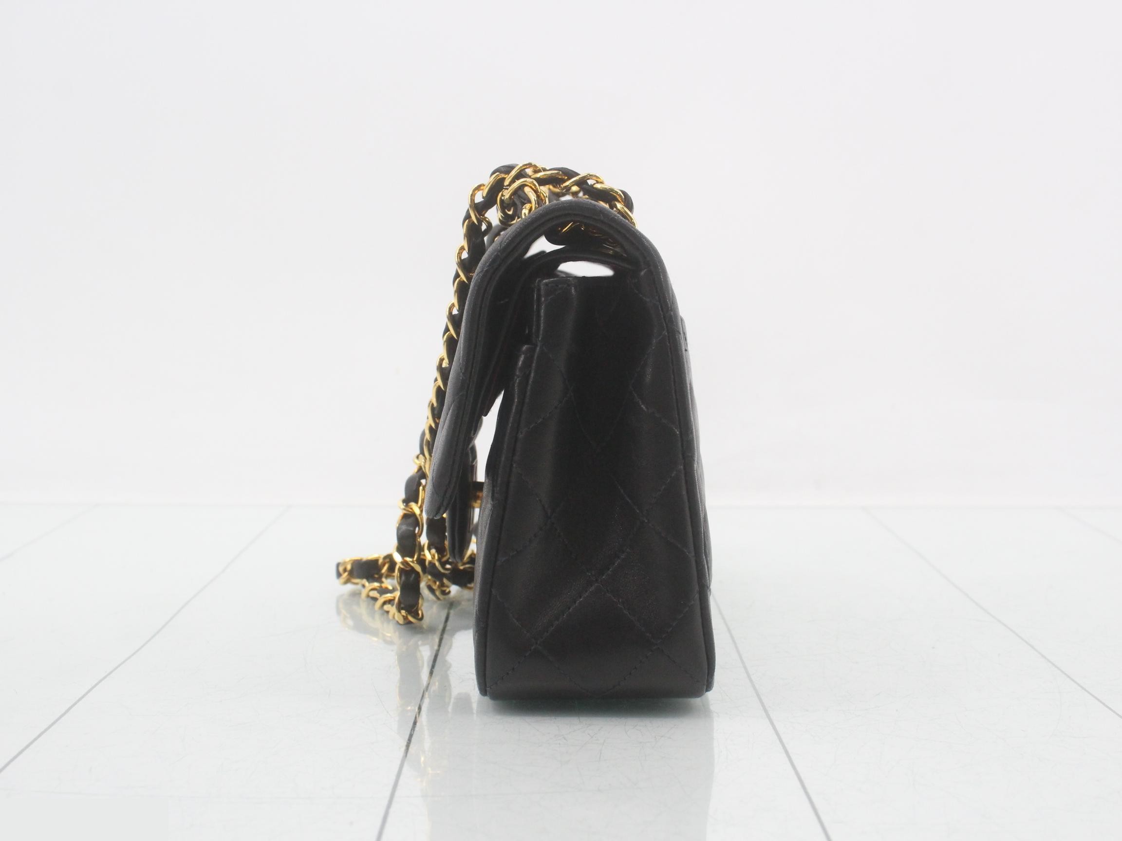 Shoulder bag, Matelassé, lambskin, double flap, double chain, model number 4. — view 3