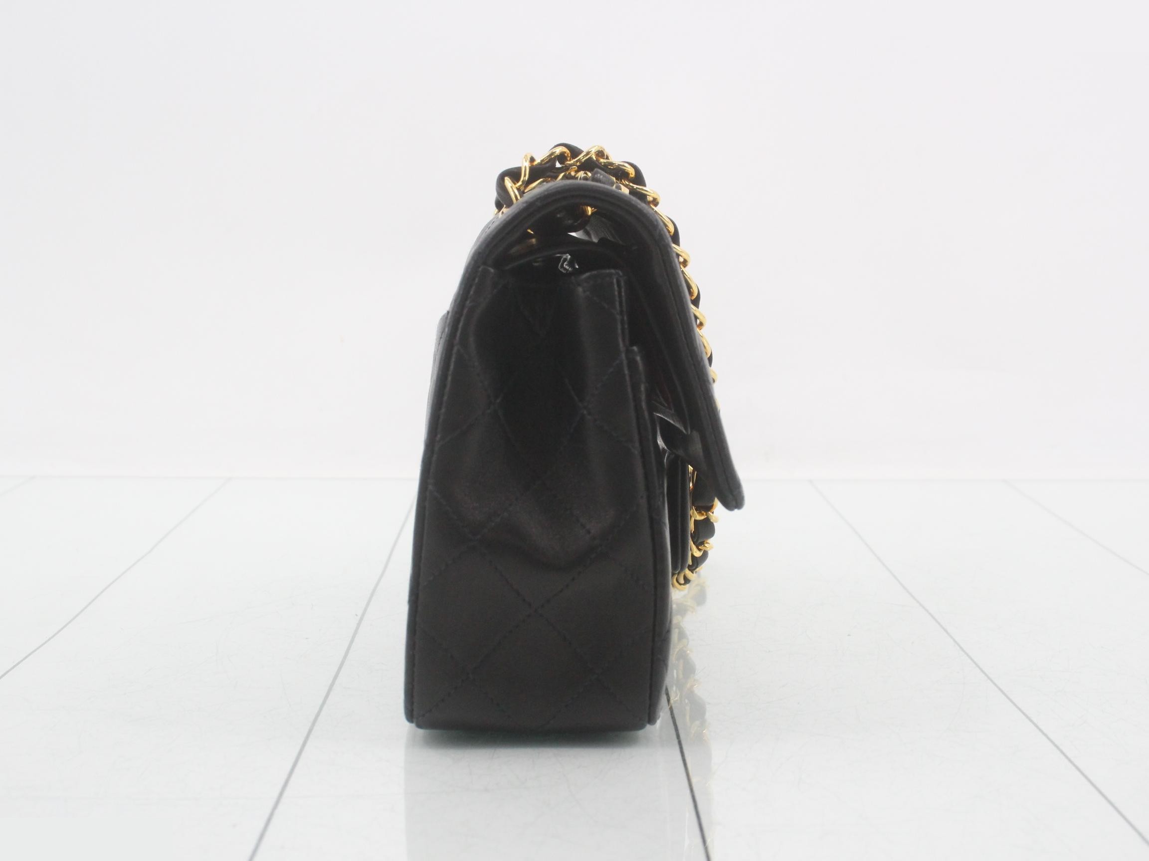 Shoulder bag, Matelassé, lambskin, double flap, double chain, model number 4. — view 4