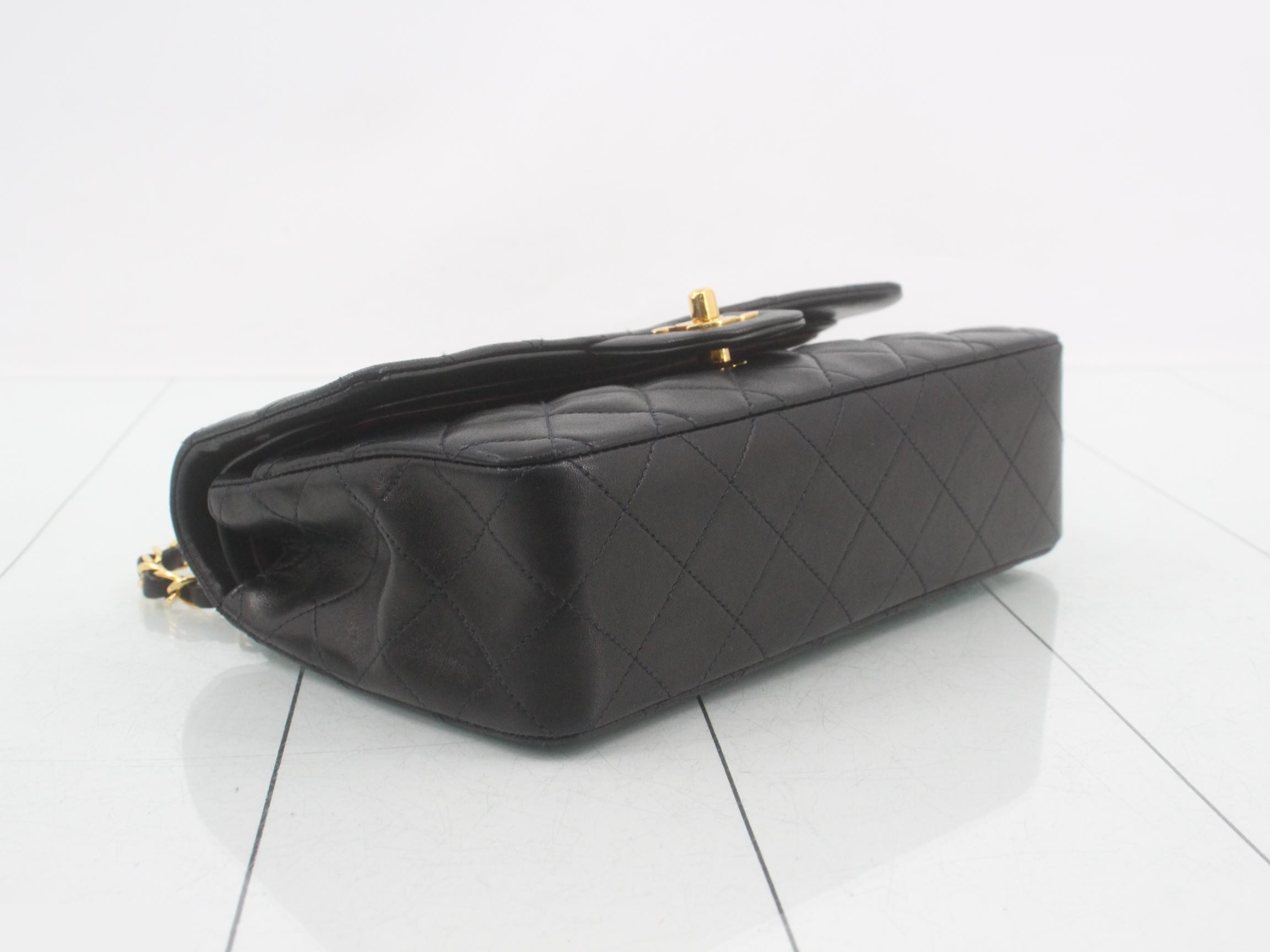 Shoulder bag, Matelassé, lambskin, double flap, double chain, model number 4. — view 5