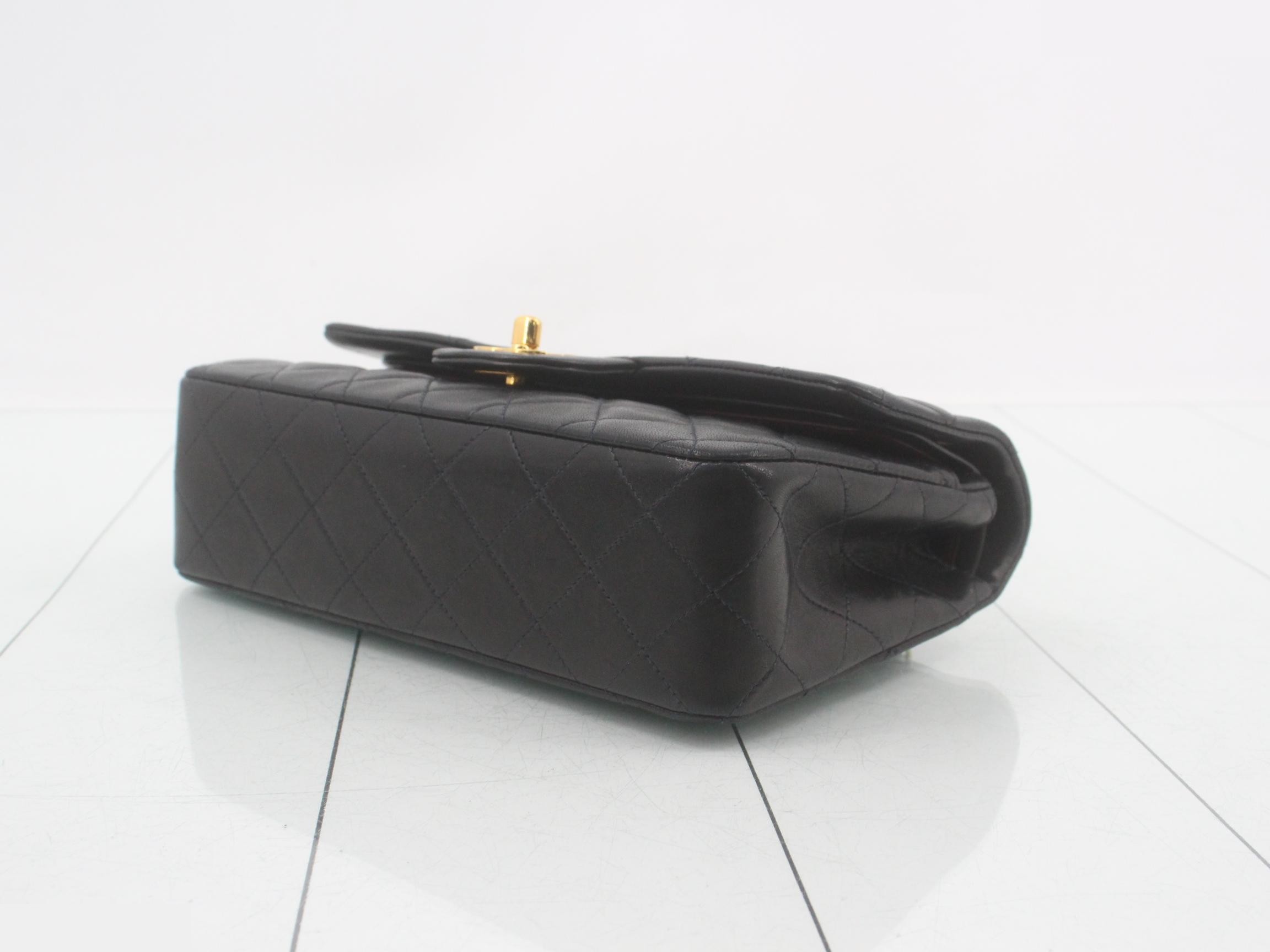 Shoulder bag, Matelassé, lambskin, double flap, double chain, model number 4. — view 6