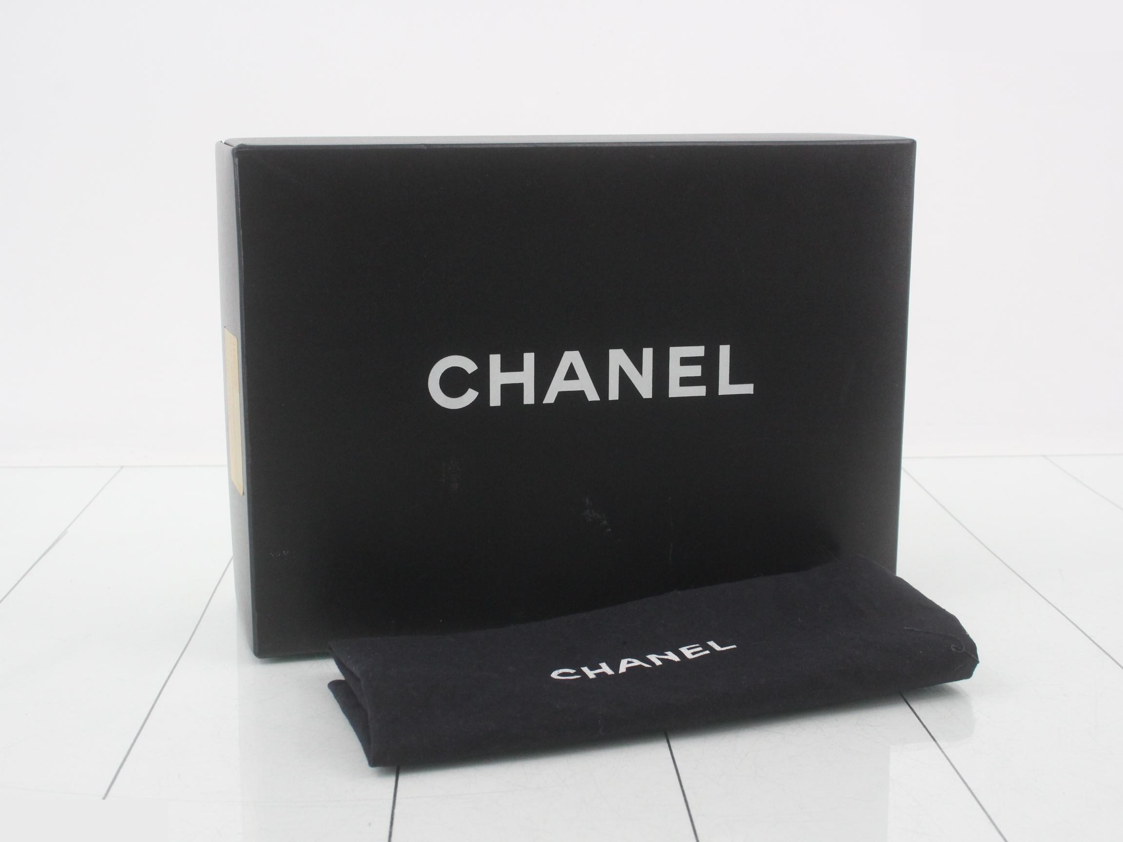 Shoulder bag, Matelassé, lambskin, double flap, double chain, model number 4. — view 7