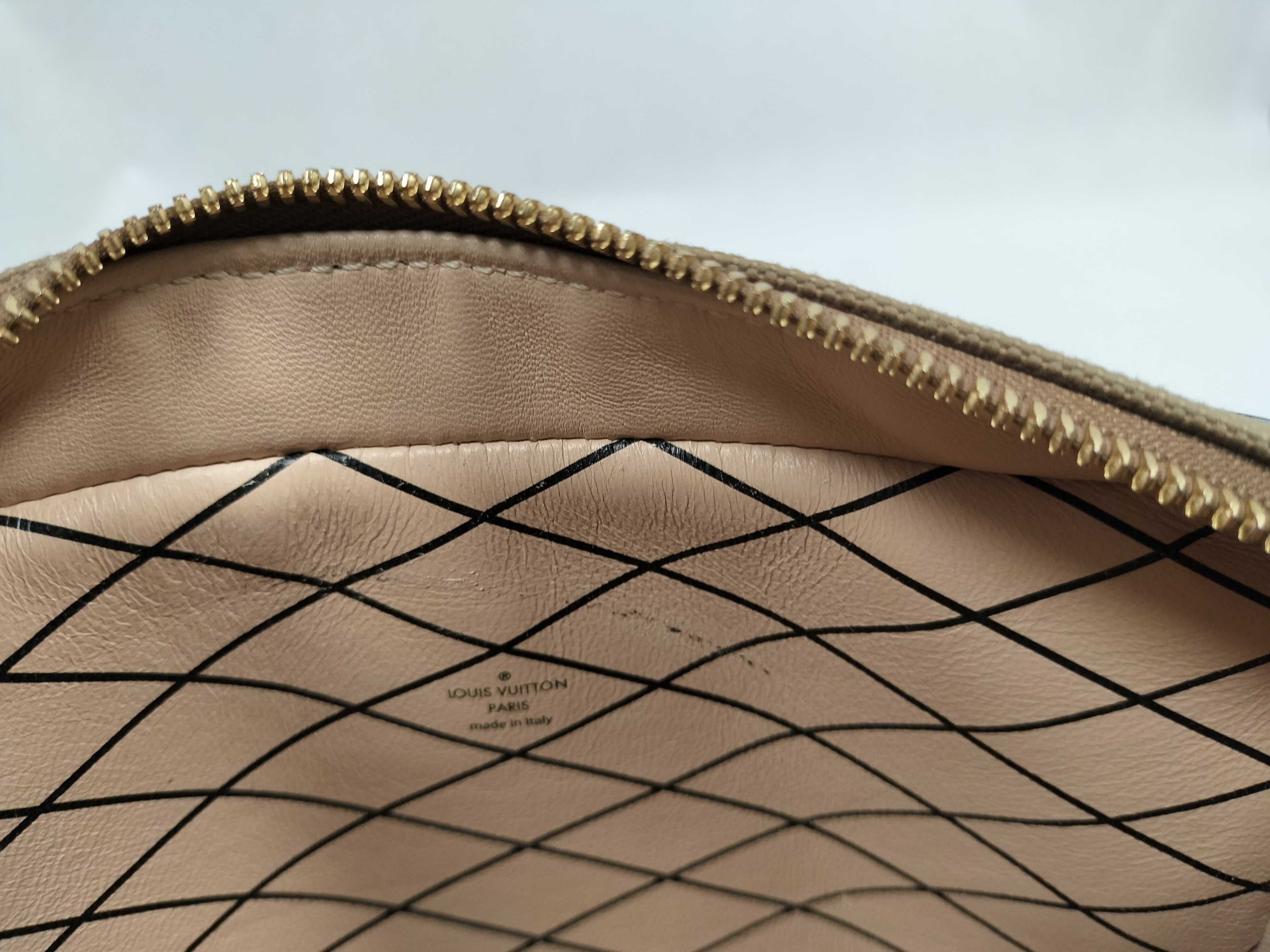 LV Logo Petite Malsoft MM Brown x Black PL5114 Shoulder Bag — view 14