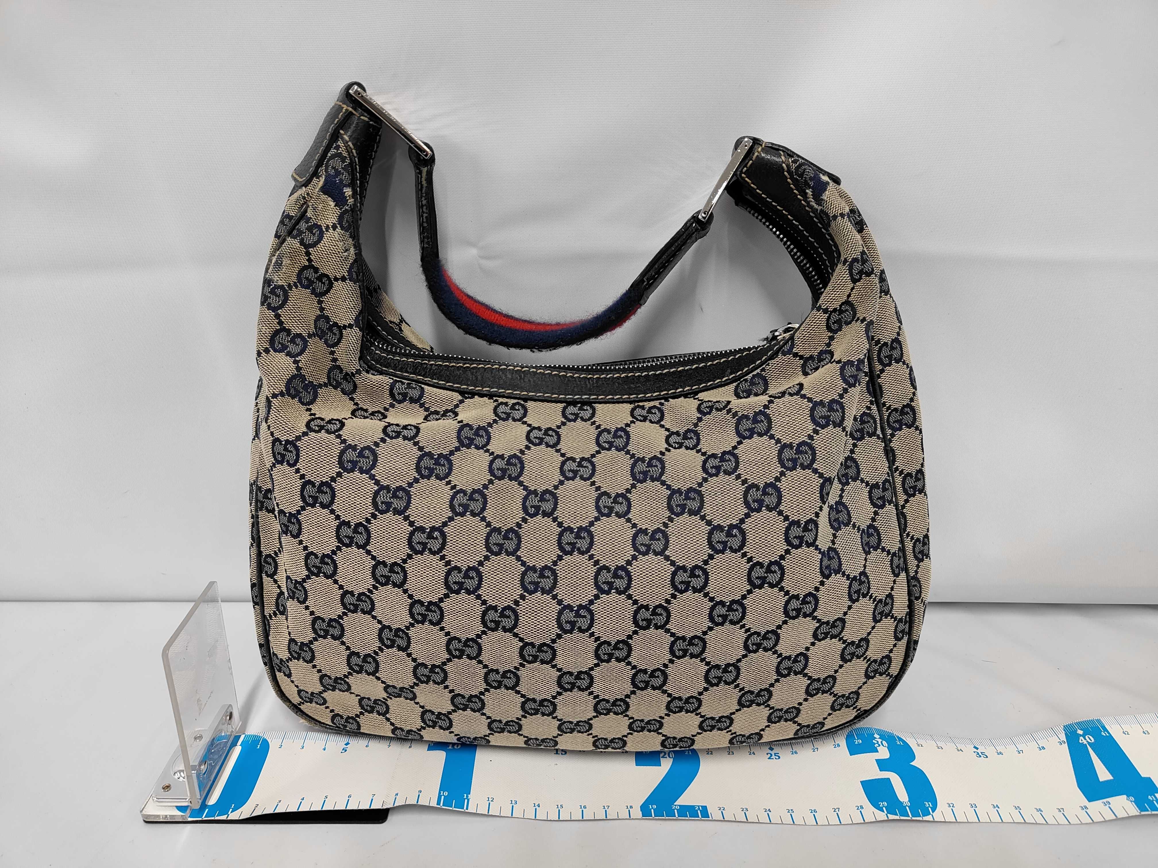 GG Canvas Shoulder Bag — view 2