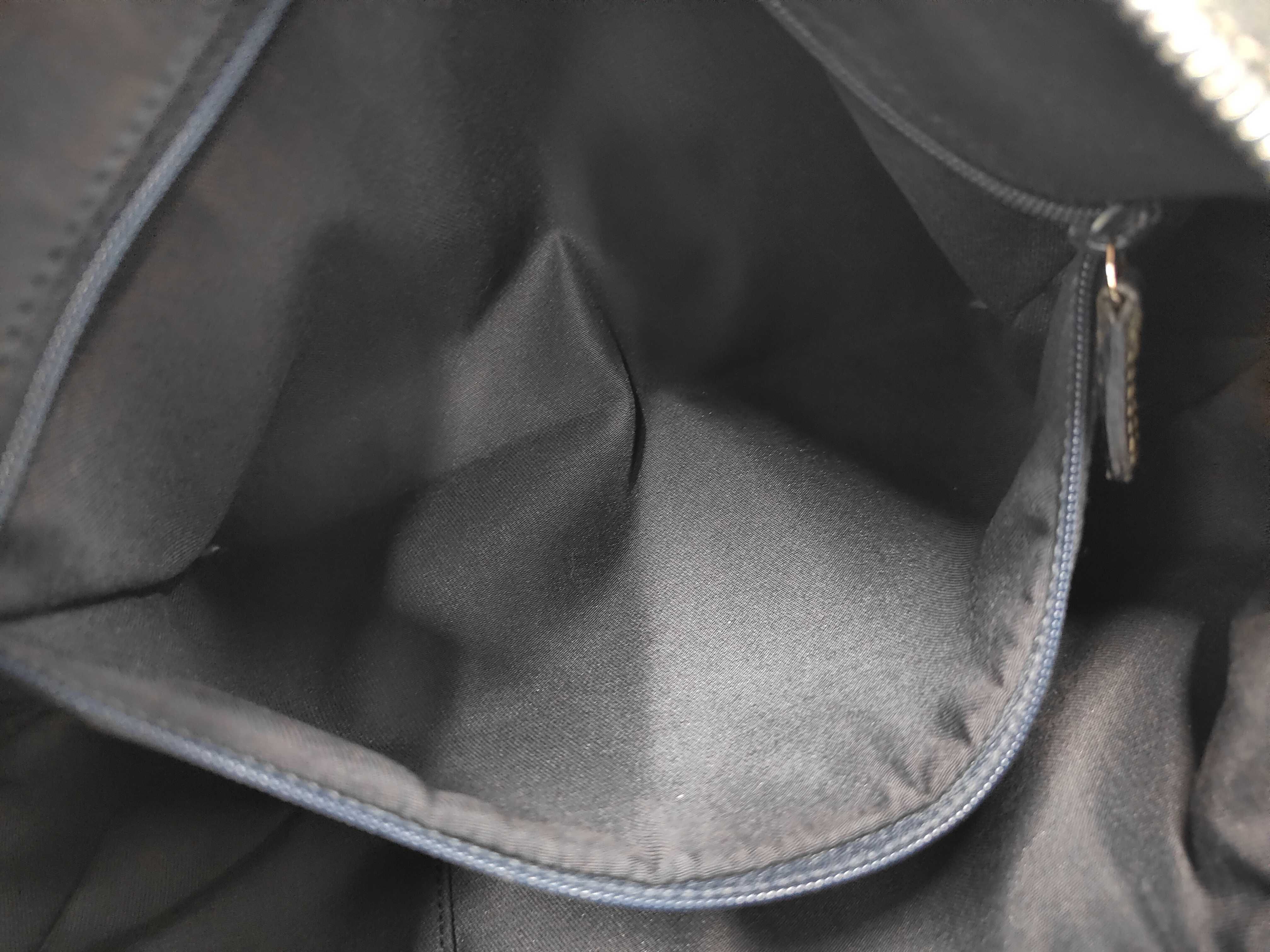 GG Canvas Shoulder Bag — view 11