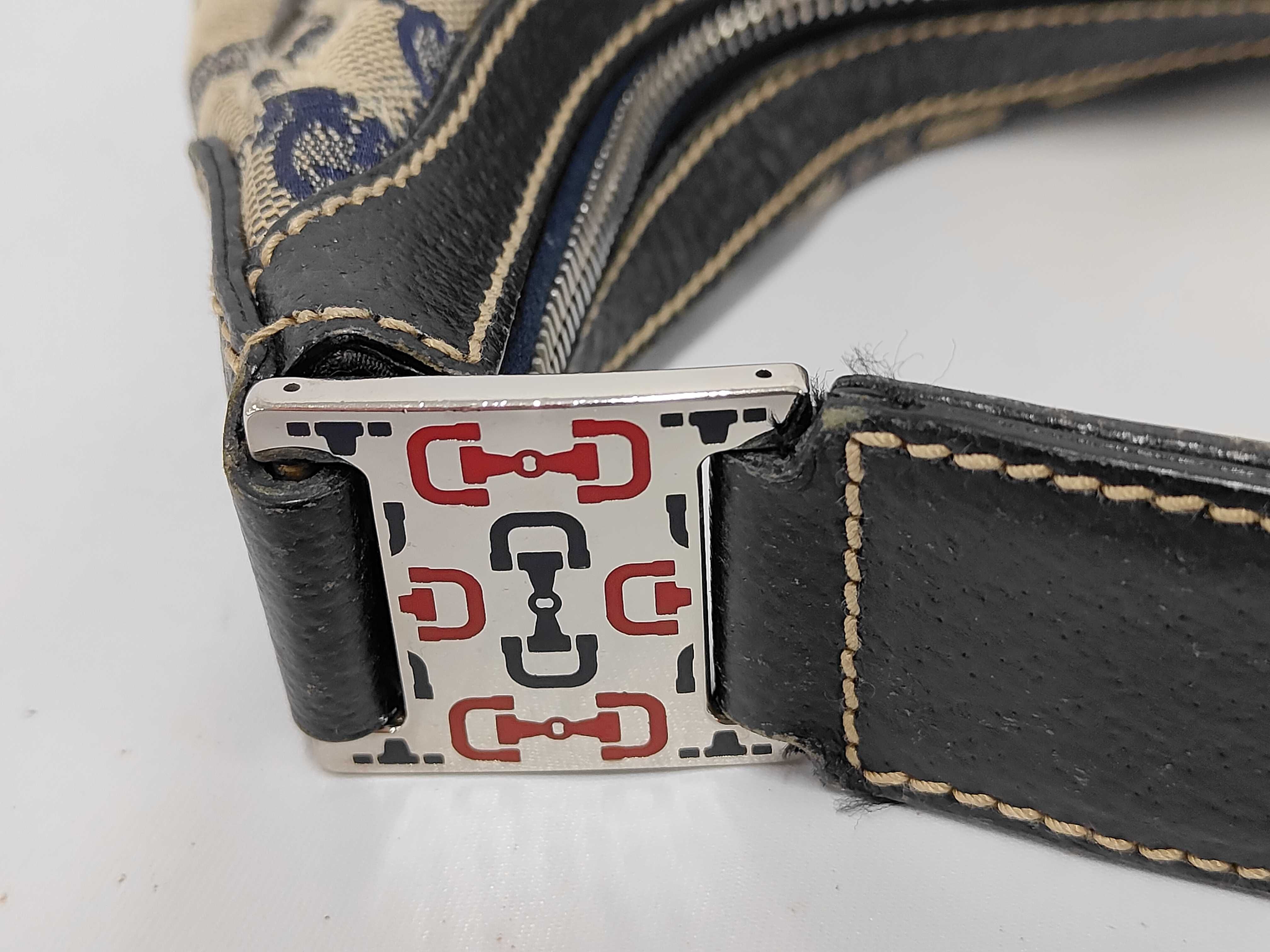 GG Canvas Shoulder Bag — view 7