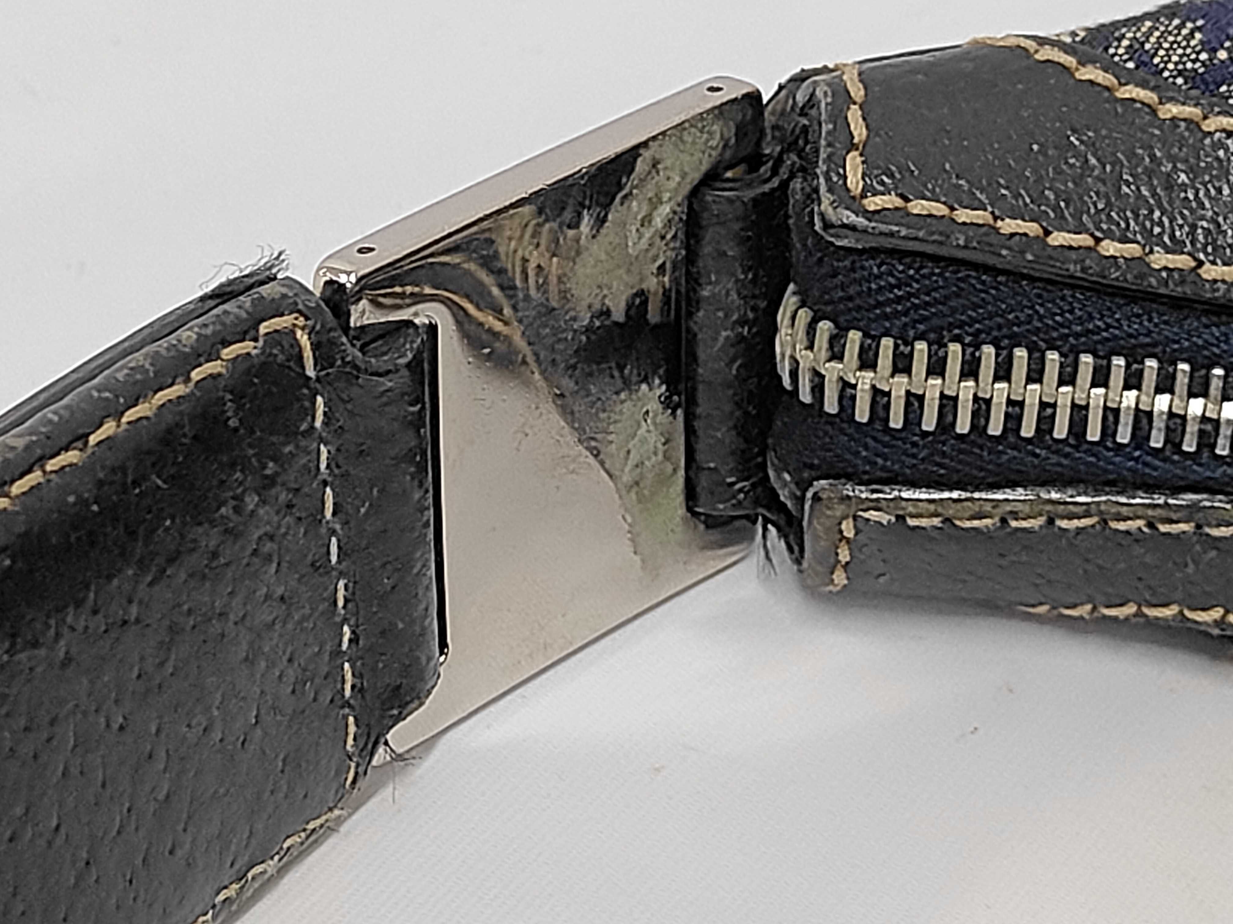 GG Canvas Shoulder Bag — view 10