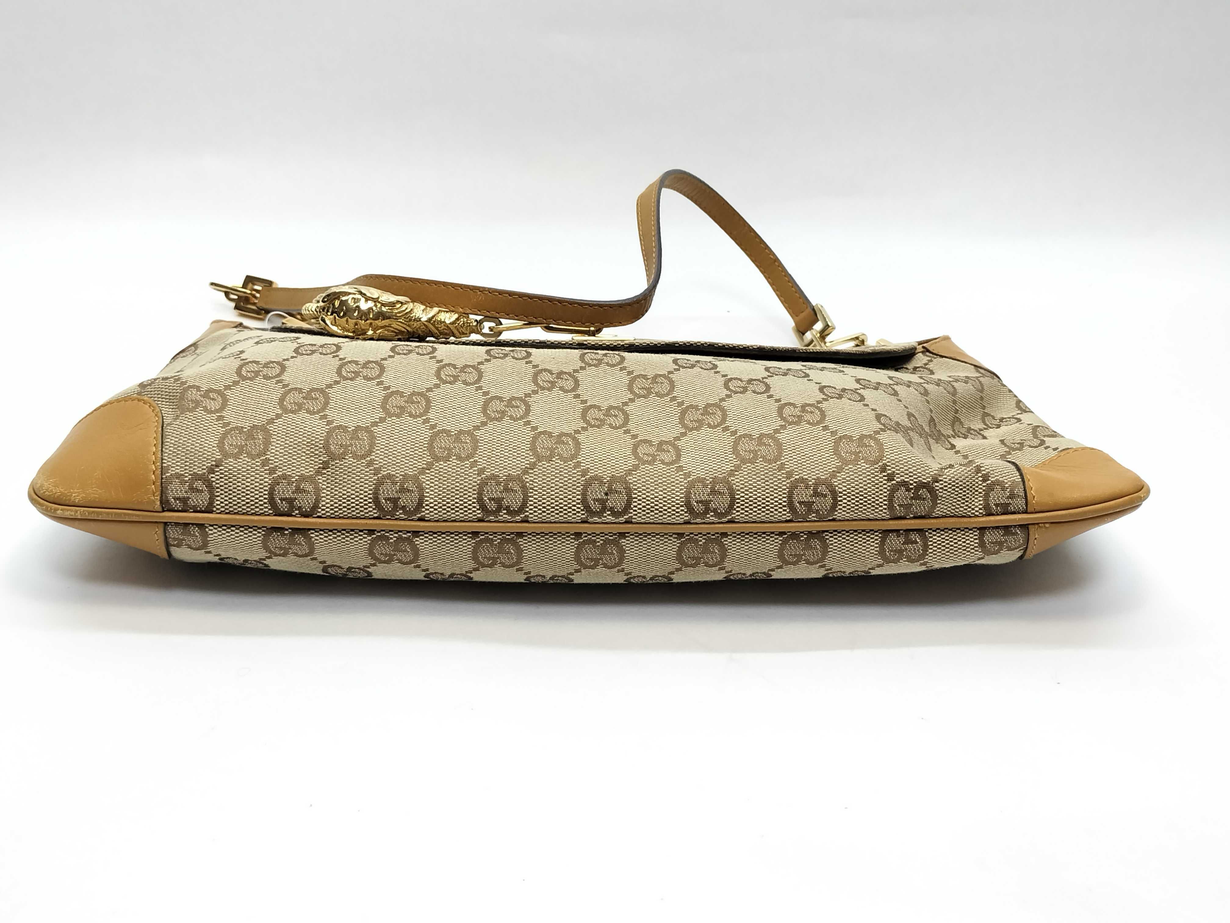 GG Canvas 001 4113 002113 Lion Chain Shoulder Bag — view 4