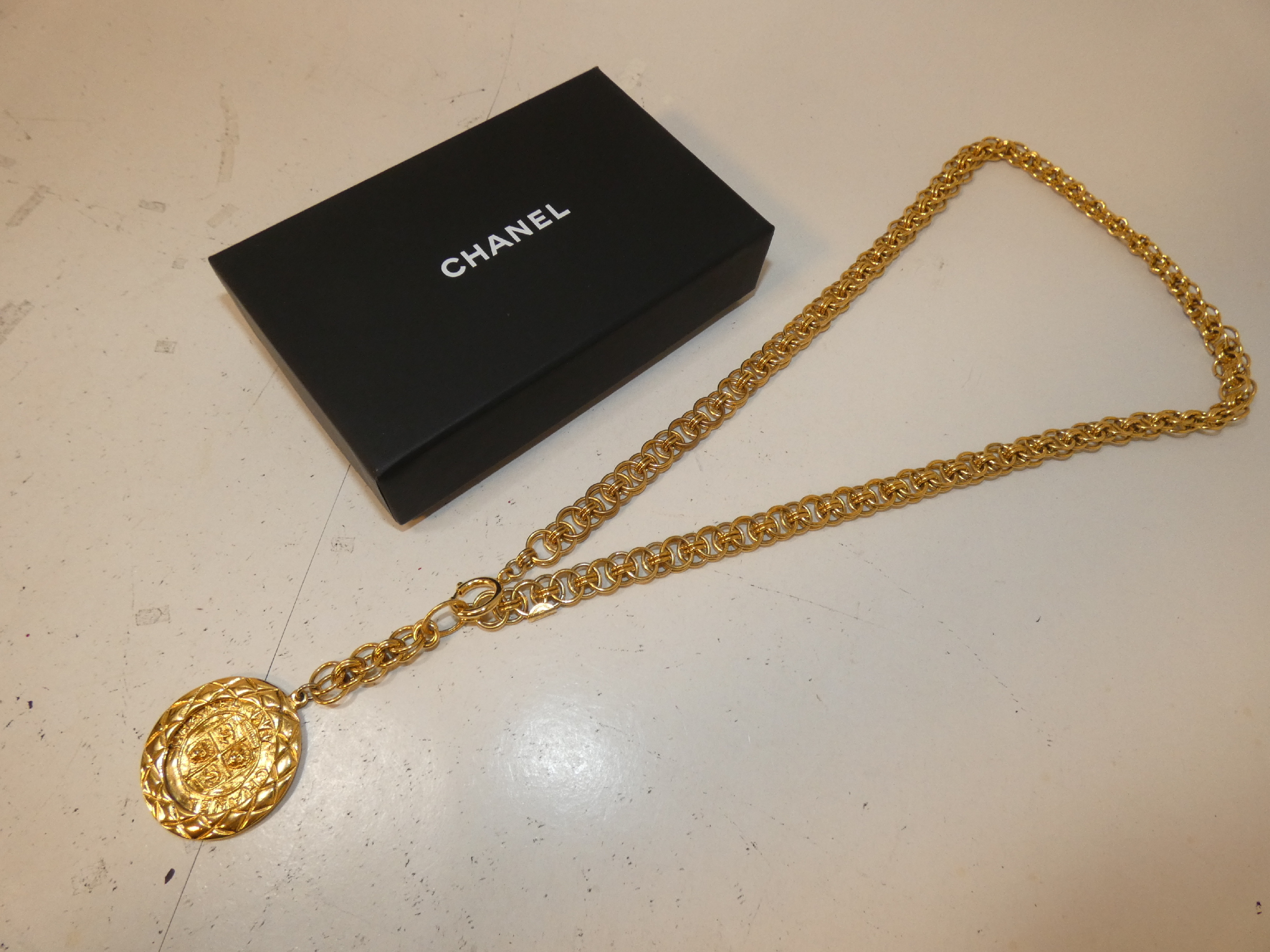Lion Coco Circle GP Belt Necklace — view 4