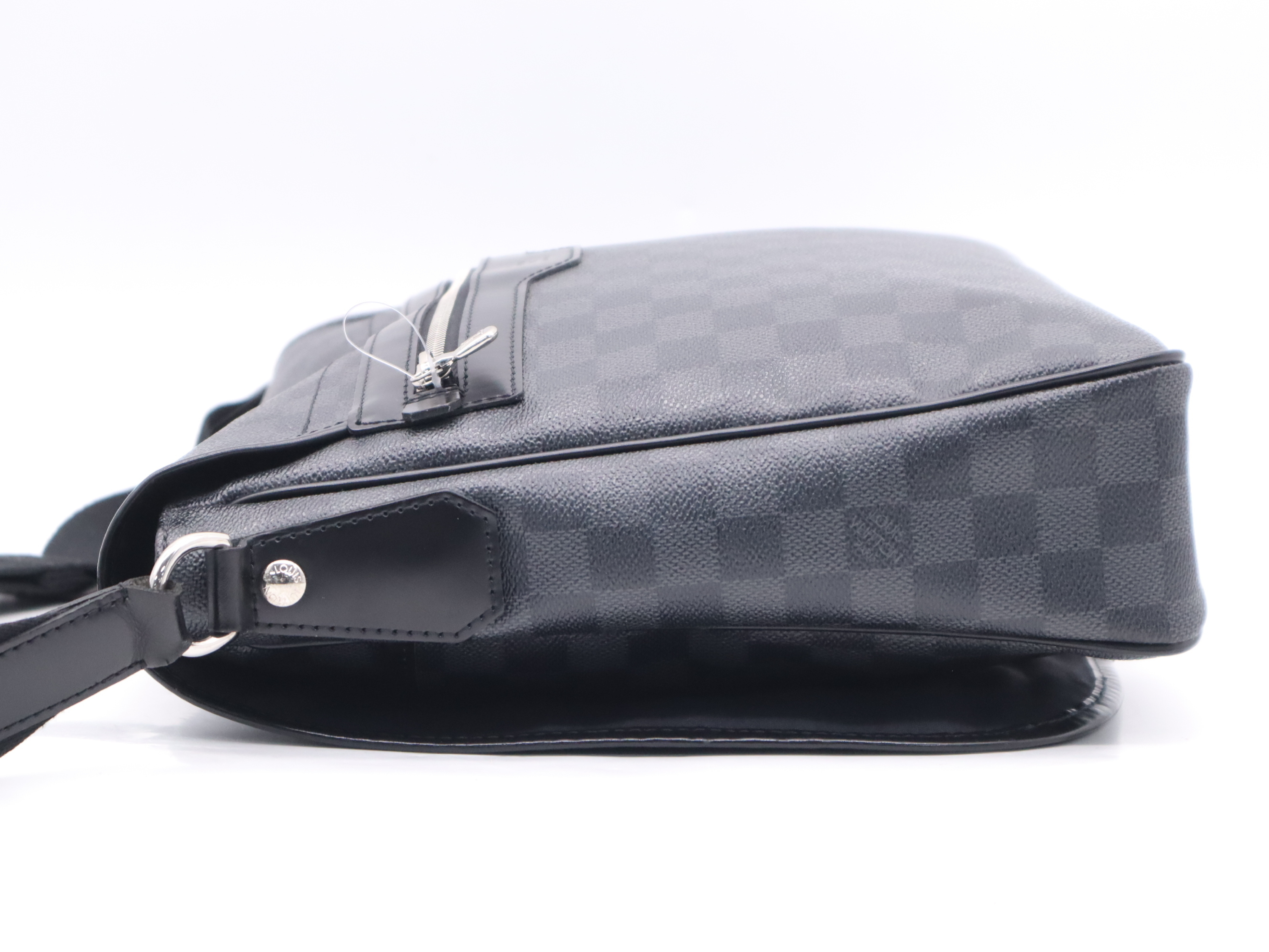 N58029 Graphite Daniel MM Shoulder Bag — view 3
