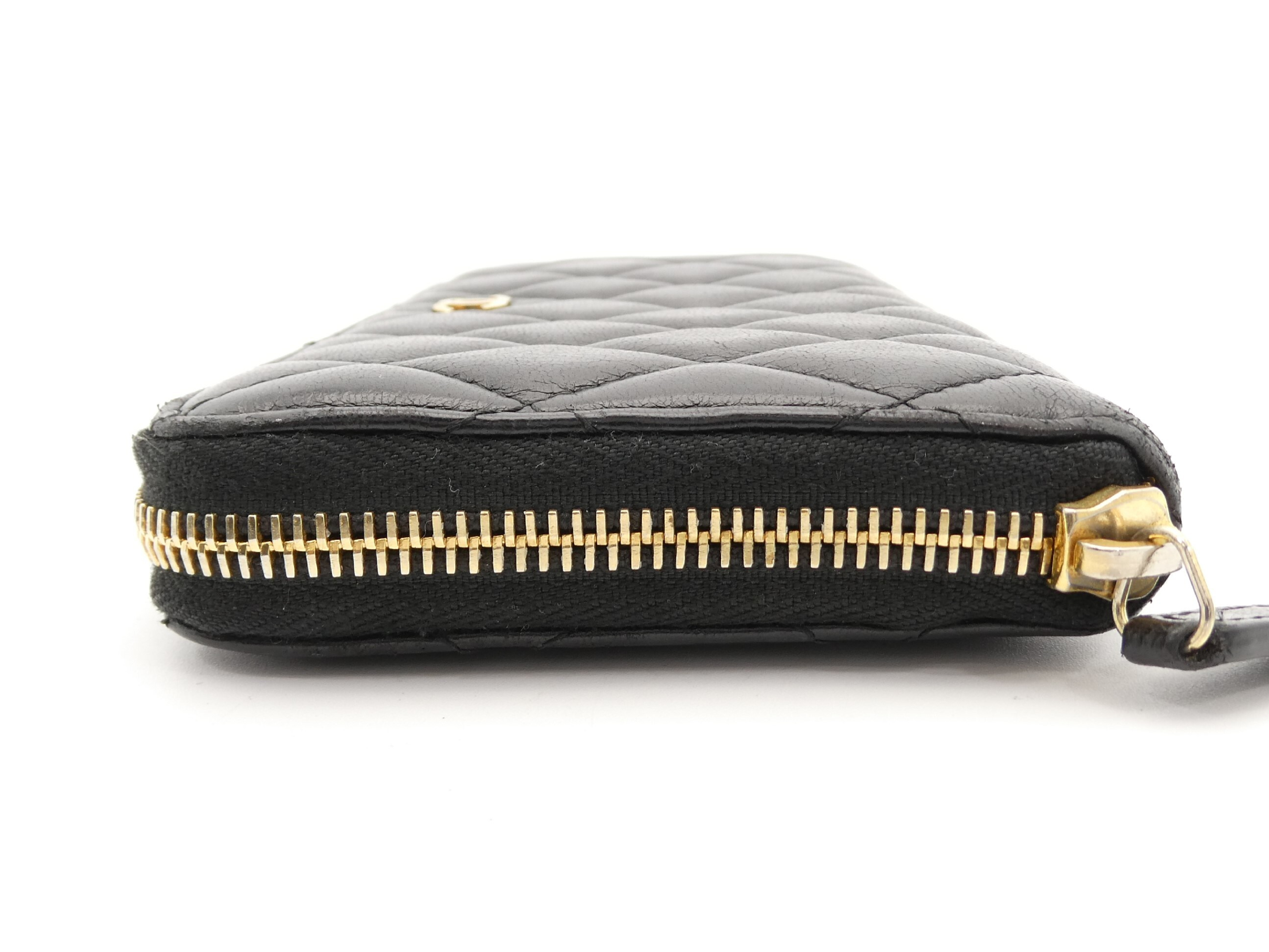 Matelassé Coco Mark Round Zip Wallet — view 3
