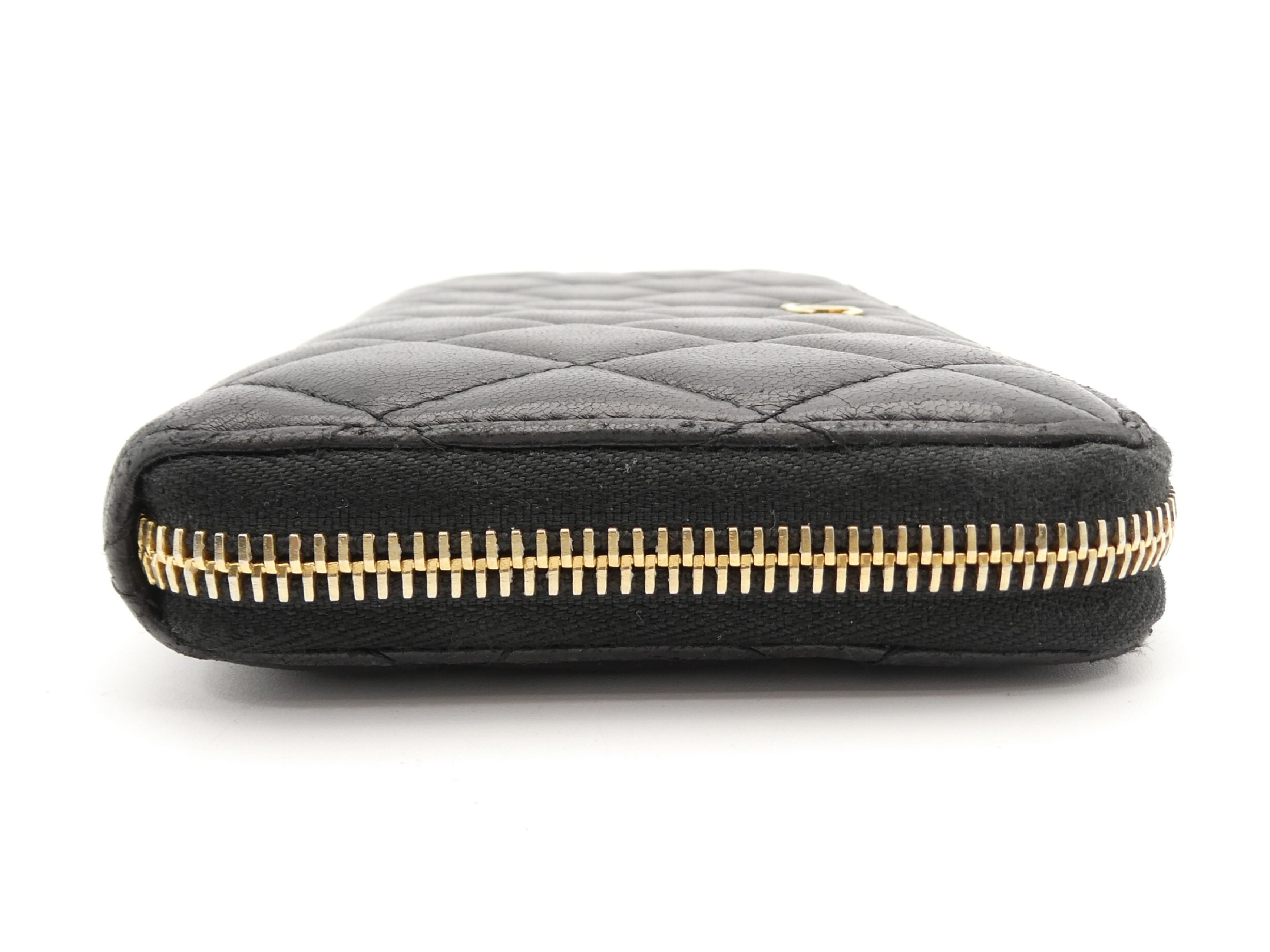 Matelassé Coco Mark Round Zip Wallet — view 4