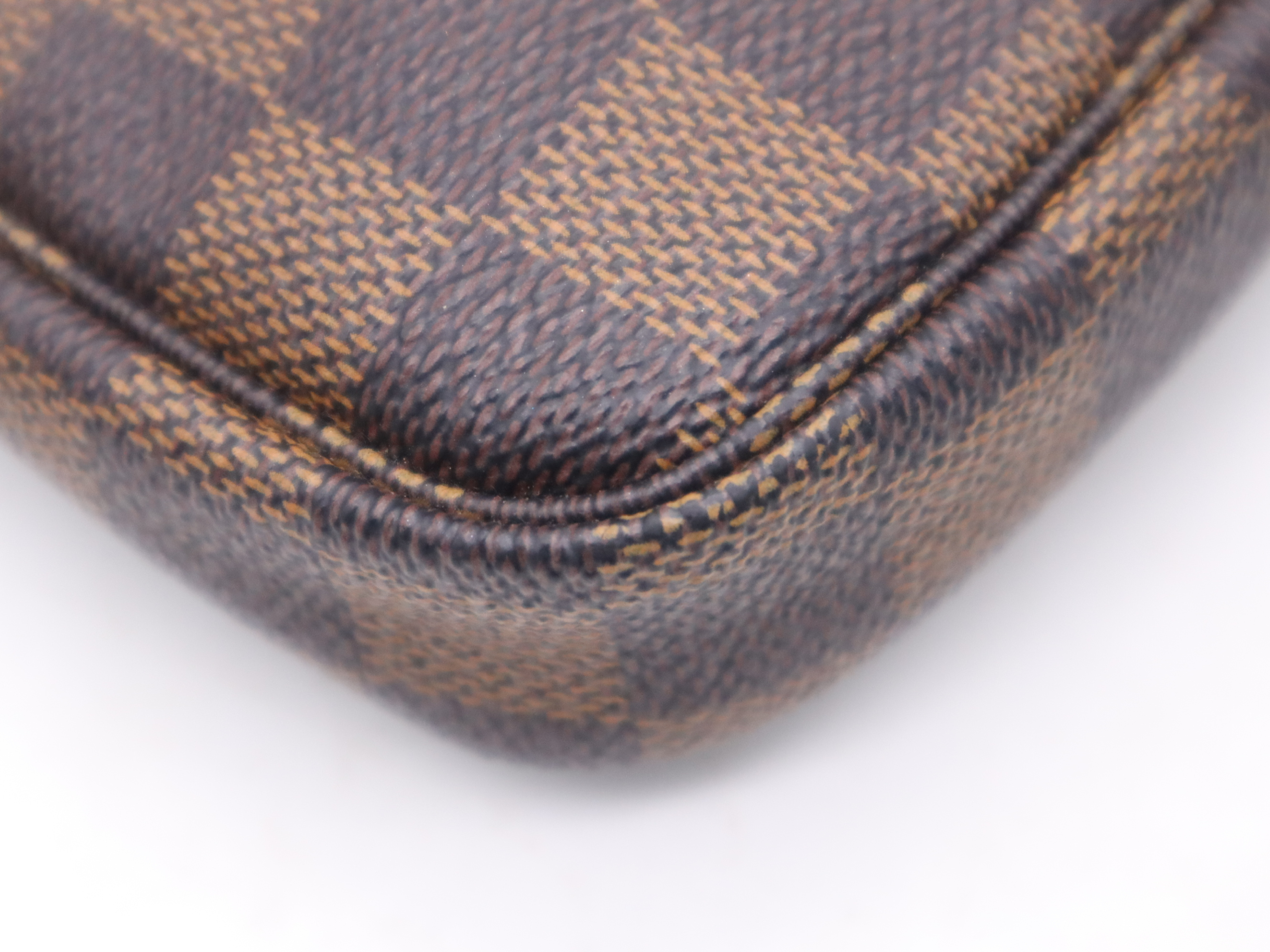 N58009 Naviglio Mini Pochette Accessoires Pouch — view 9