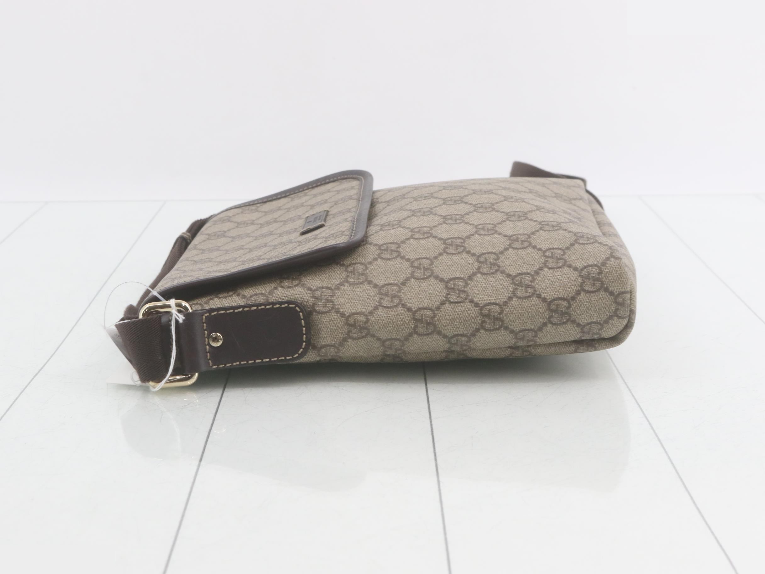 GG Supreme Shoulder Bag — view 4