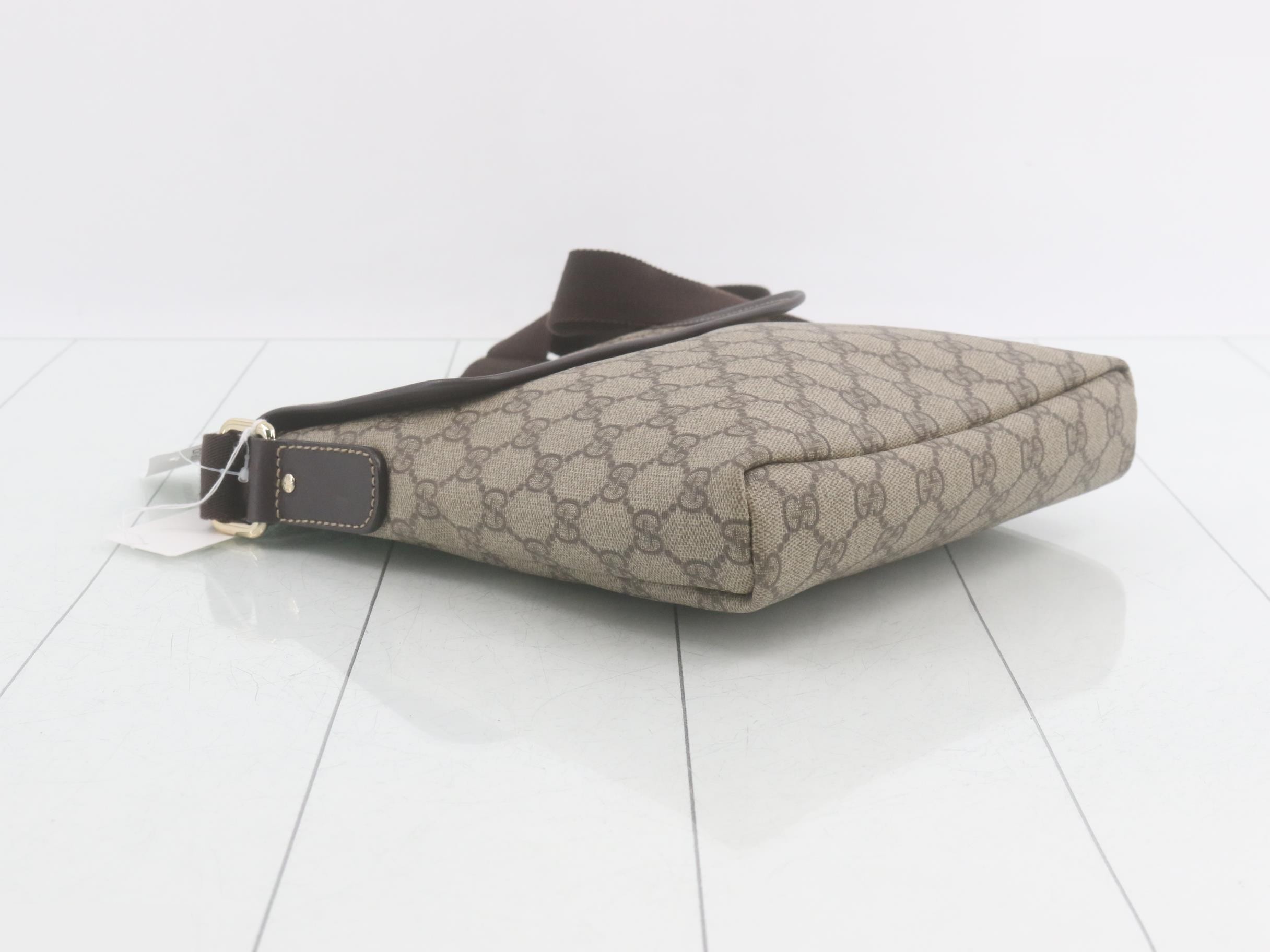 GG Supreme Shoulder Bag — view 5