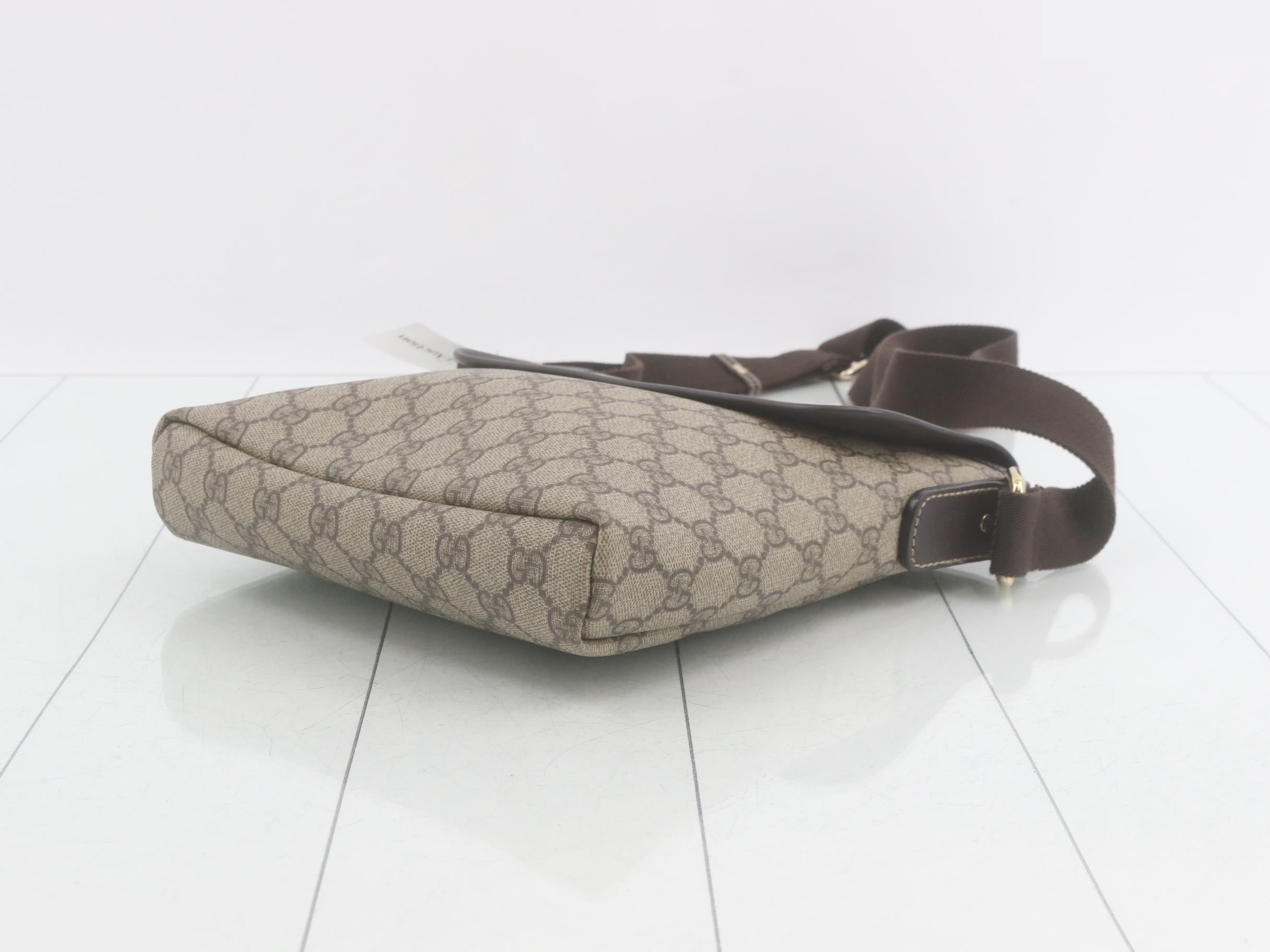 GG Supreme Shoulder Bag — view 6