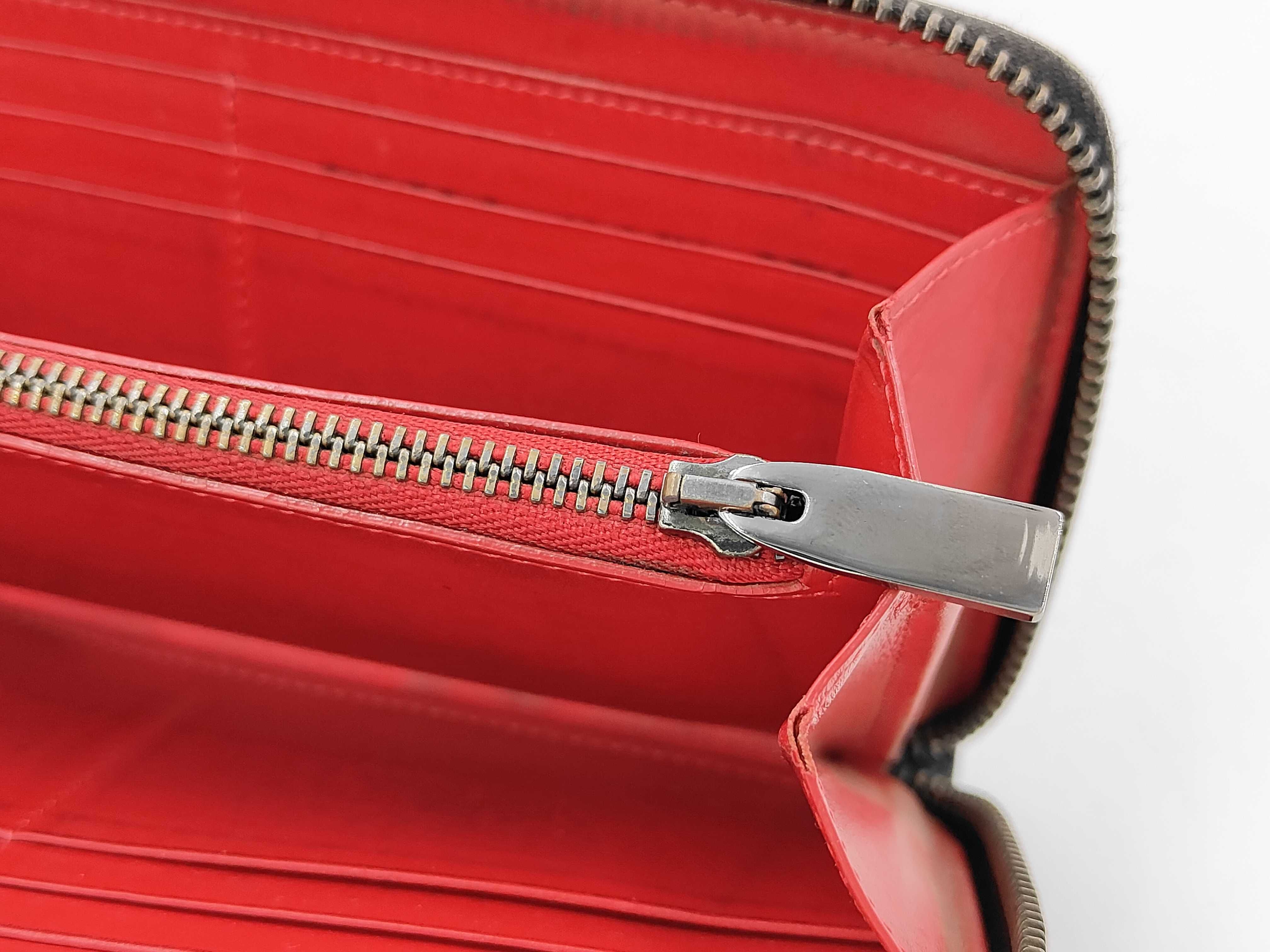 wallet — view 5