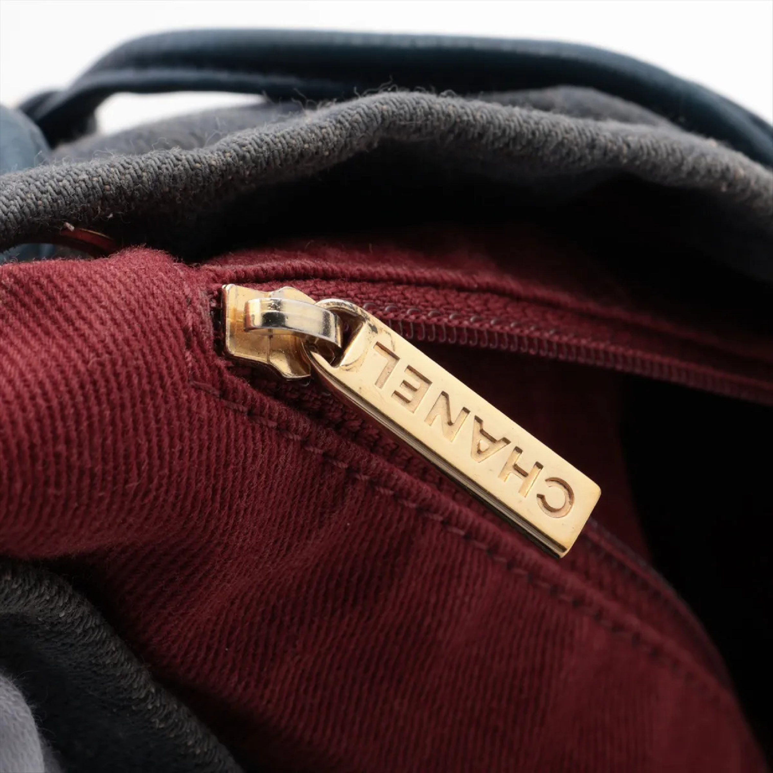 Matelassé Canvas x Leather Chain Backpack — view 9