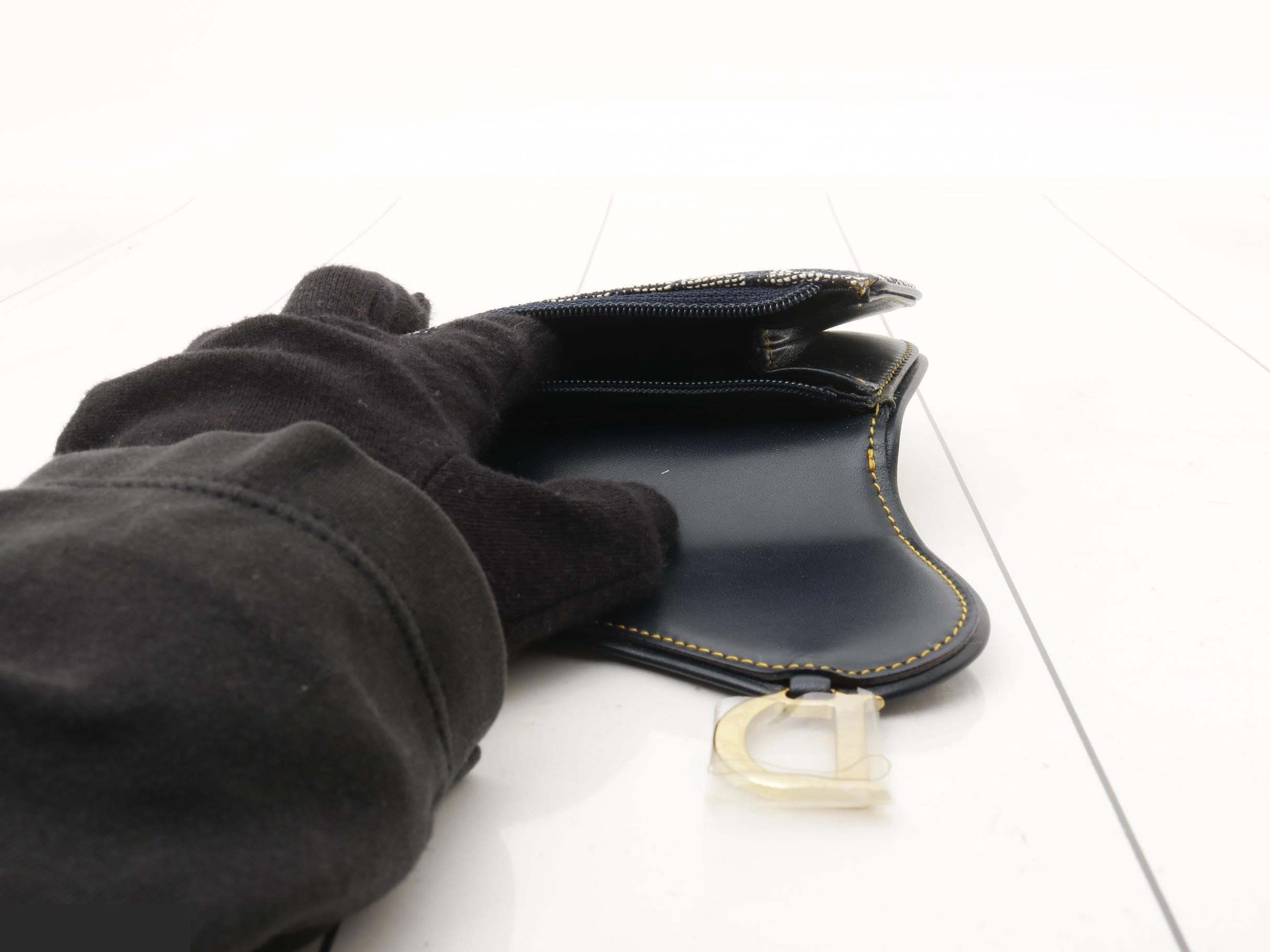 Trotter Coin Case — view 4