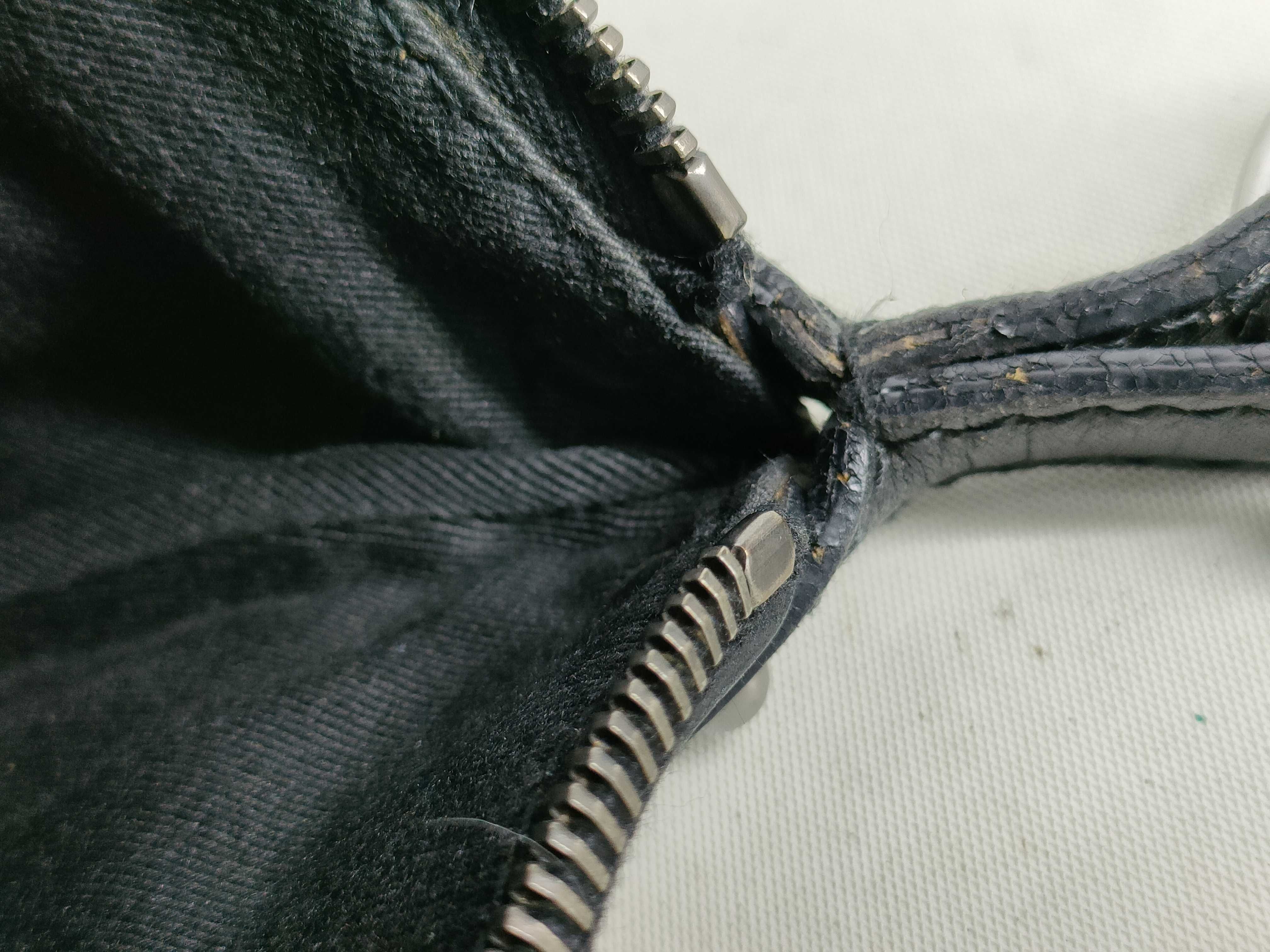 GG Canvas Horsebit Hobo One-Shoulder Bag — view 11