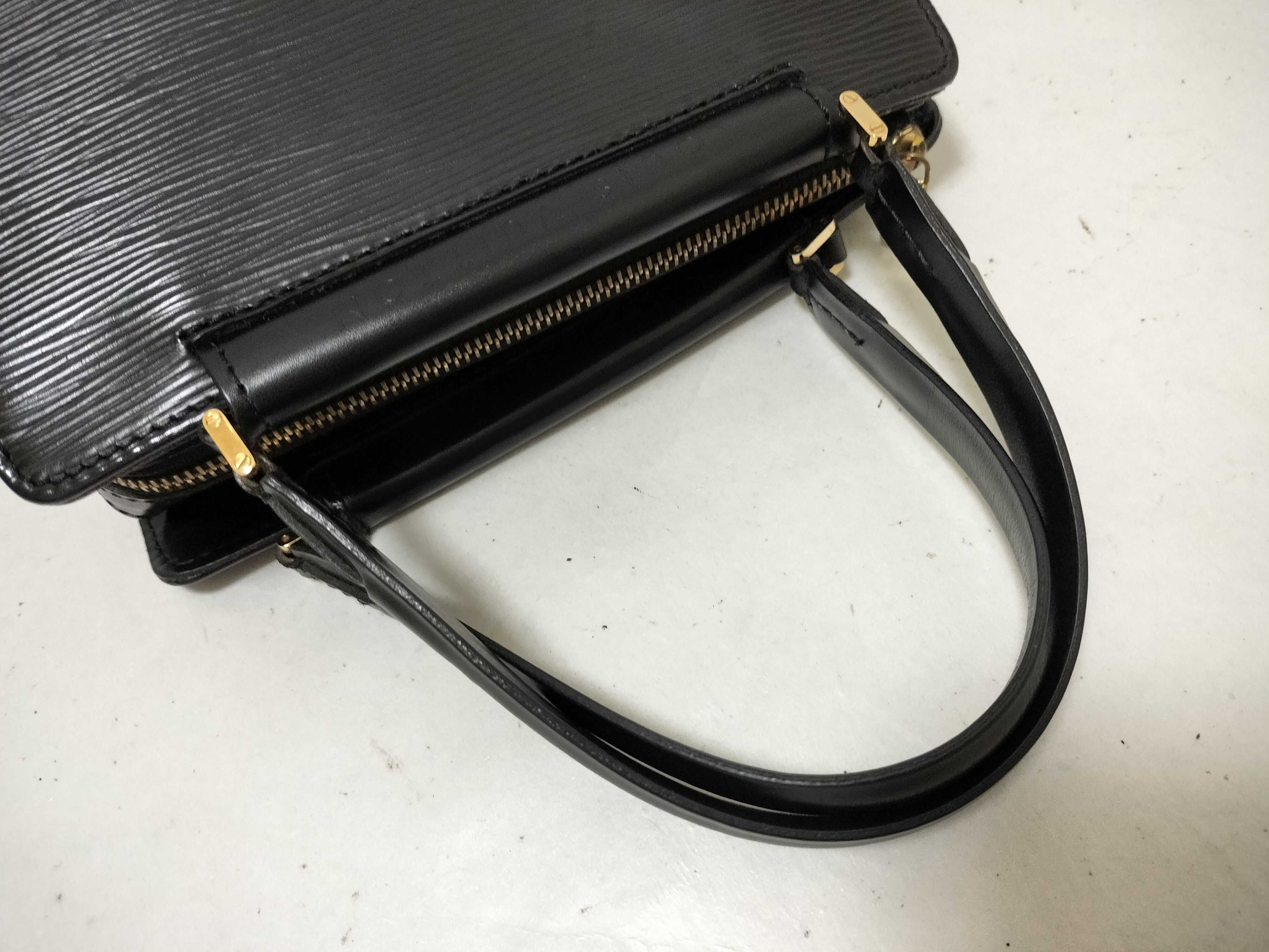 Epi Leather Figari PM M52012 FL0033 Handbag — view 3